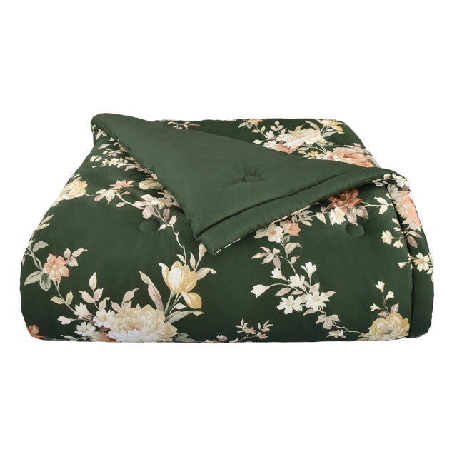 J. Queen Cottage Brittany Full/Queen 3 Piece Comforter Set