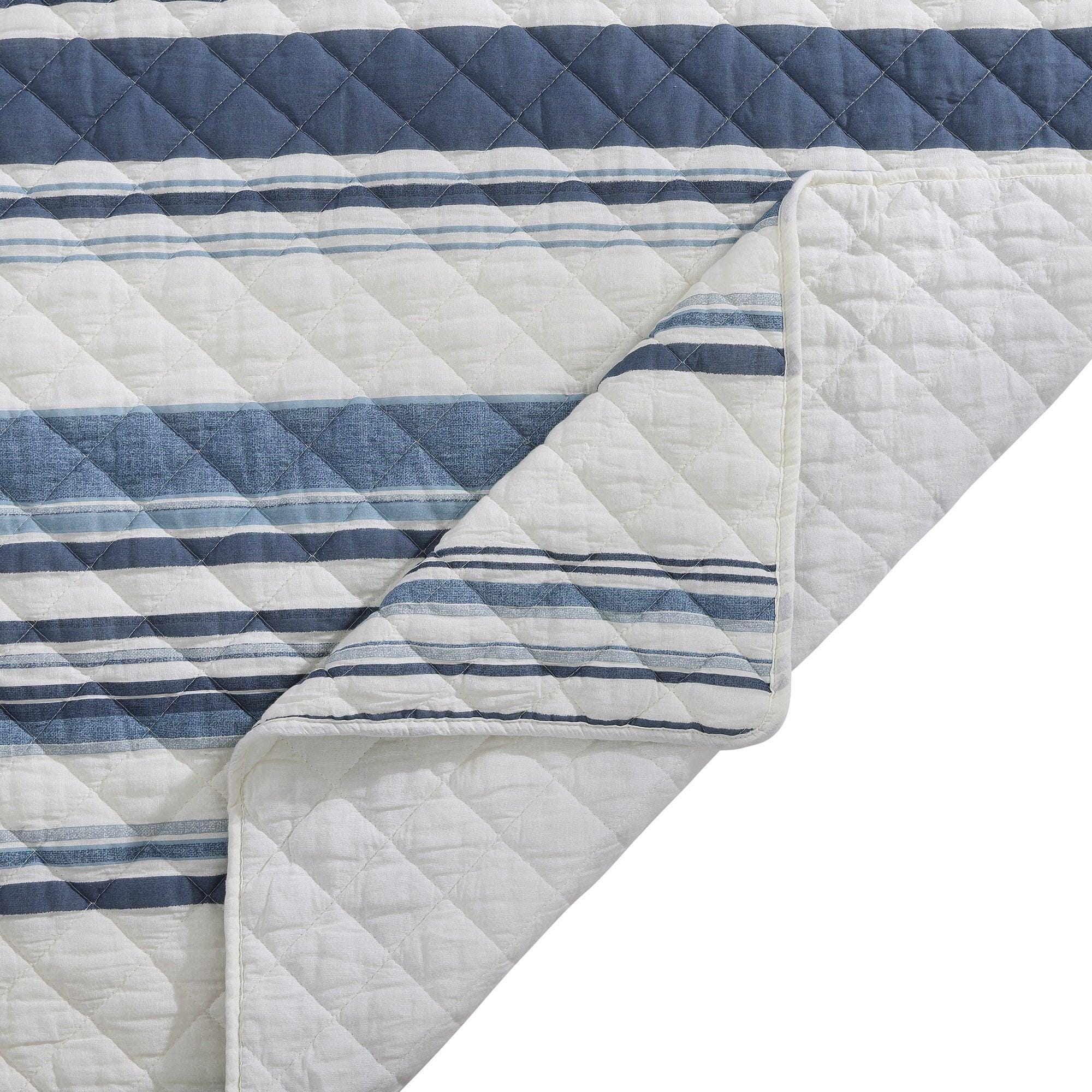 Indigo Hill Mystic 3-Piece King Quilt Set, Navy, large