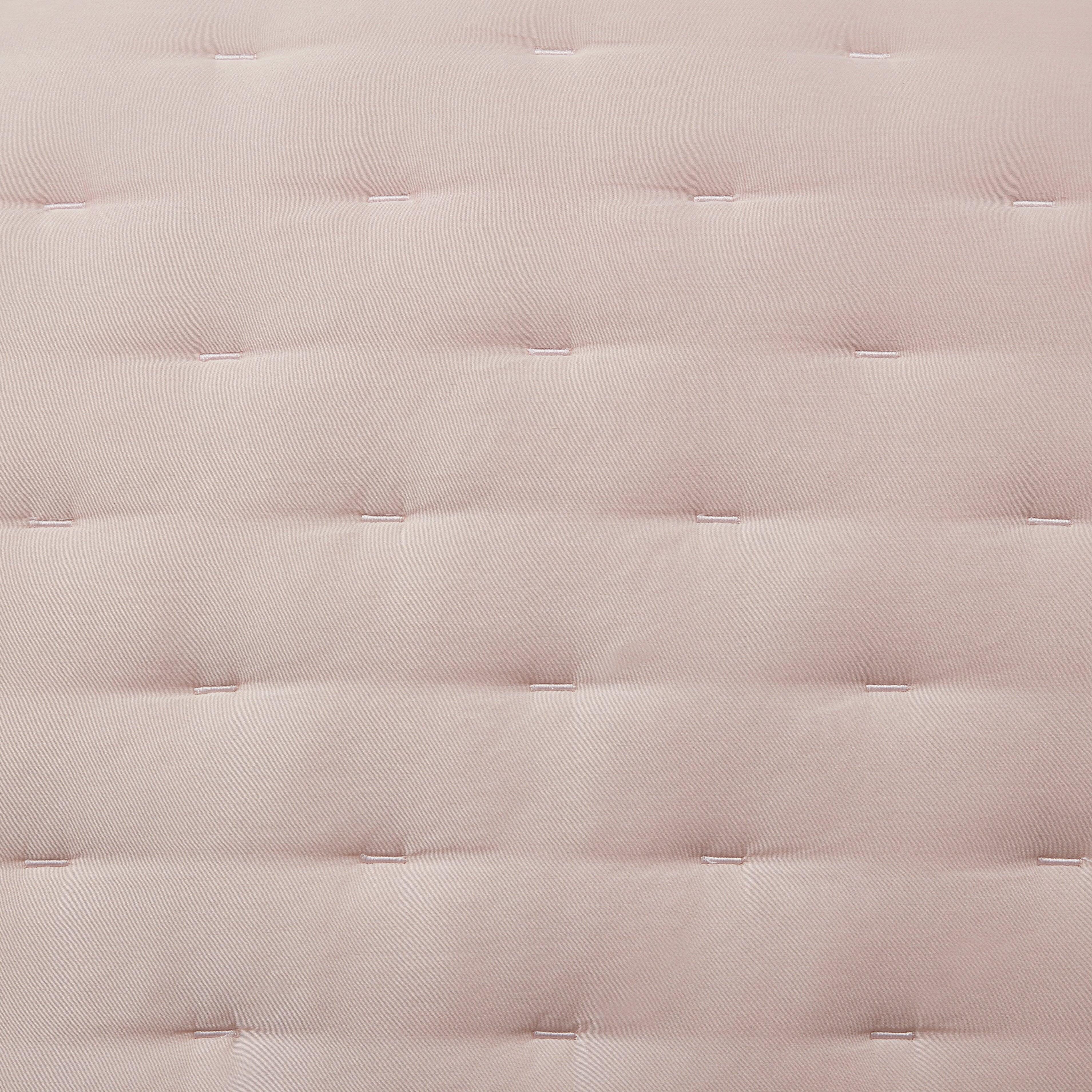 Swatch color Blush , product with this swatch is currently selected