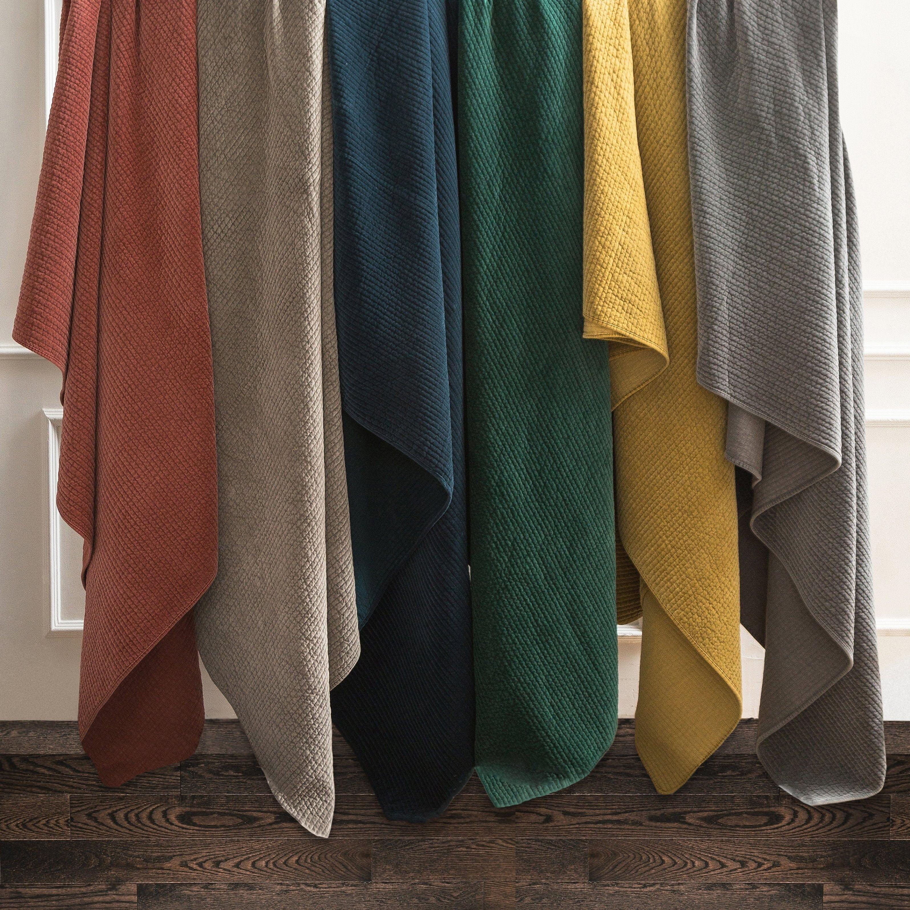 HiEnd Accents Stonewashed Twin Velvet Quilt, Tuscan, large