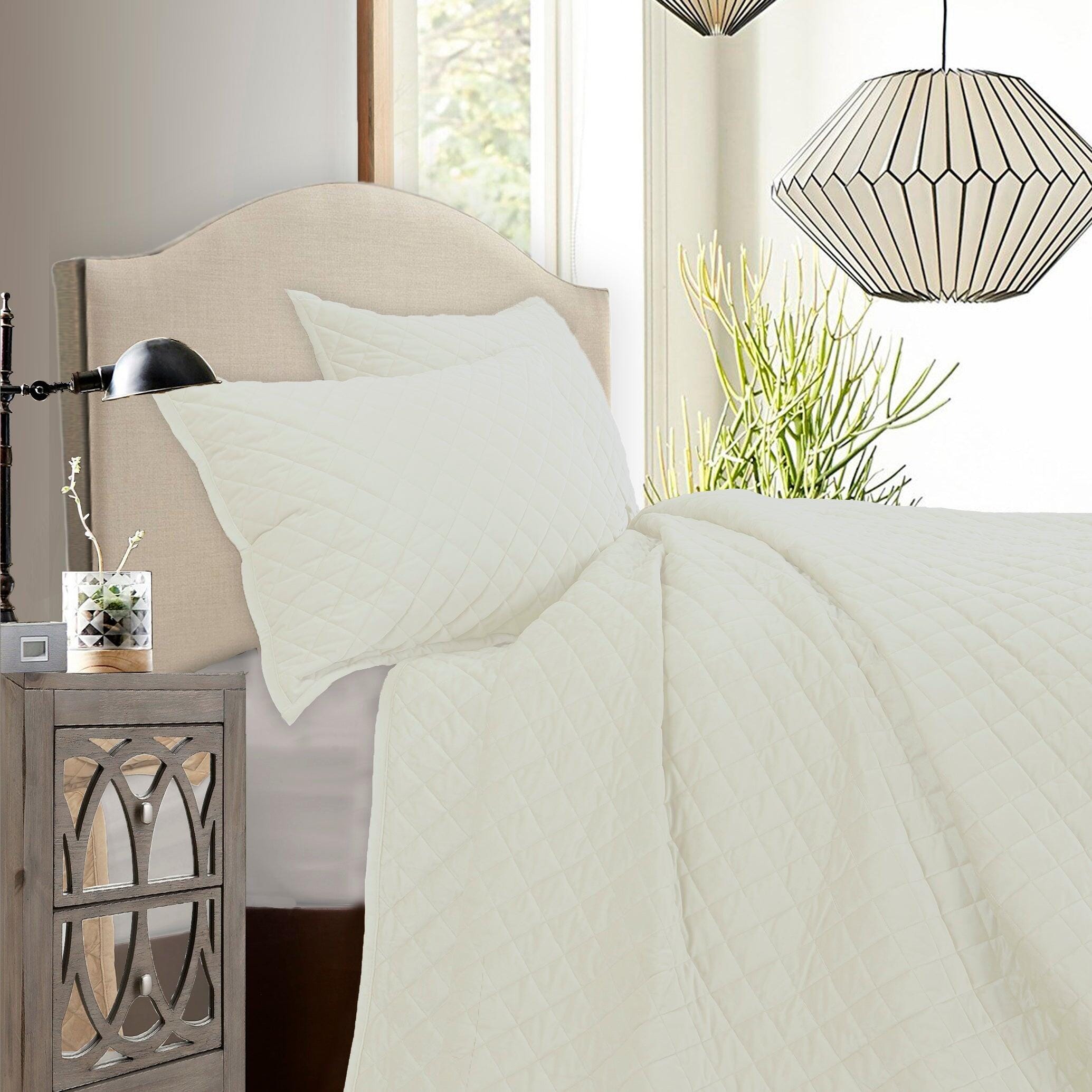 HiEnd Accents Diamond Full/Queen Velvet Quilt, Cream, rollover