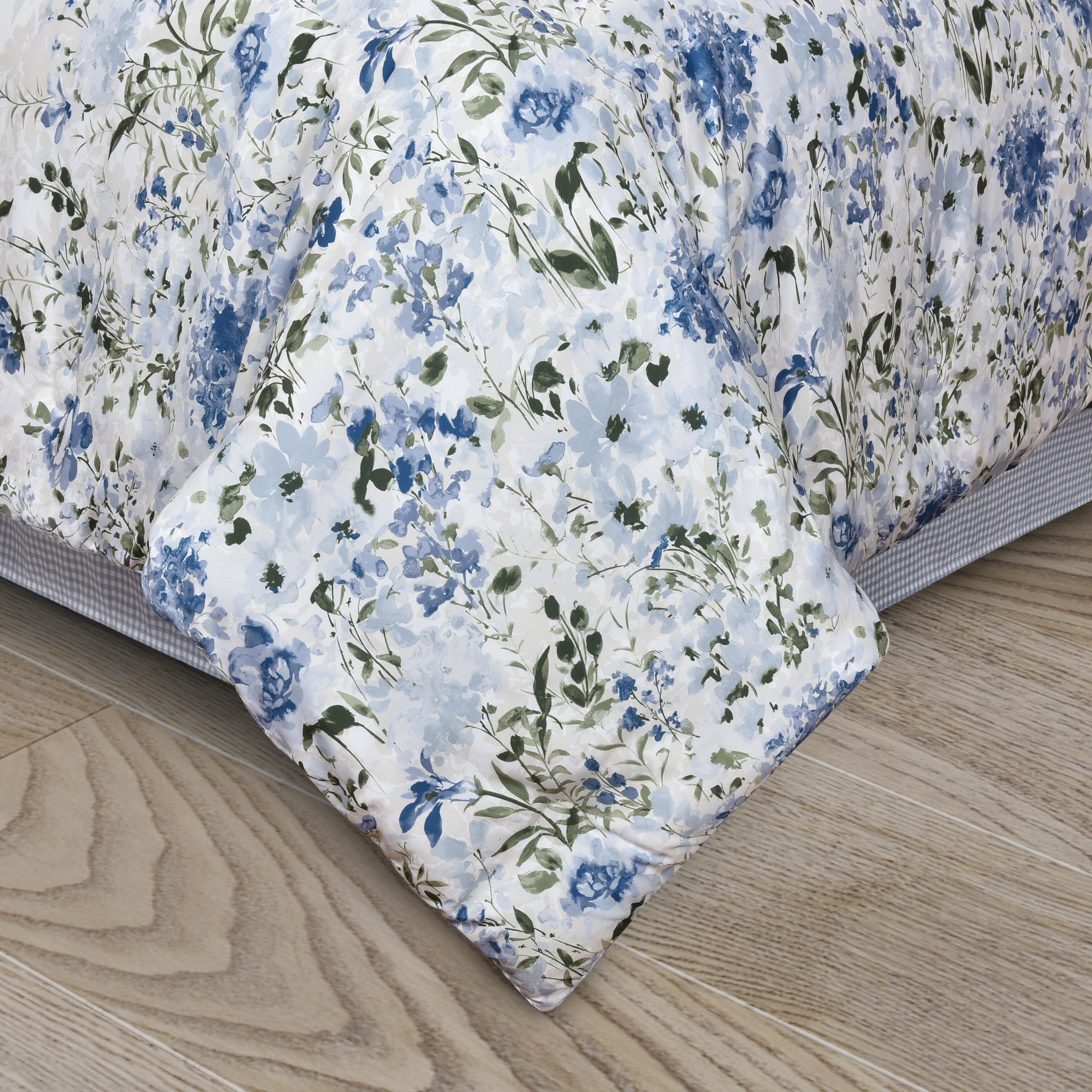 Royal Court Kourtney 4 Piece King Comforter Set, Blue, large