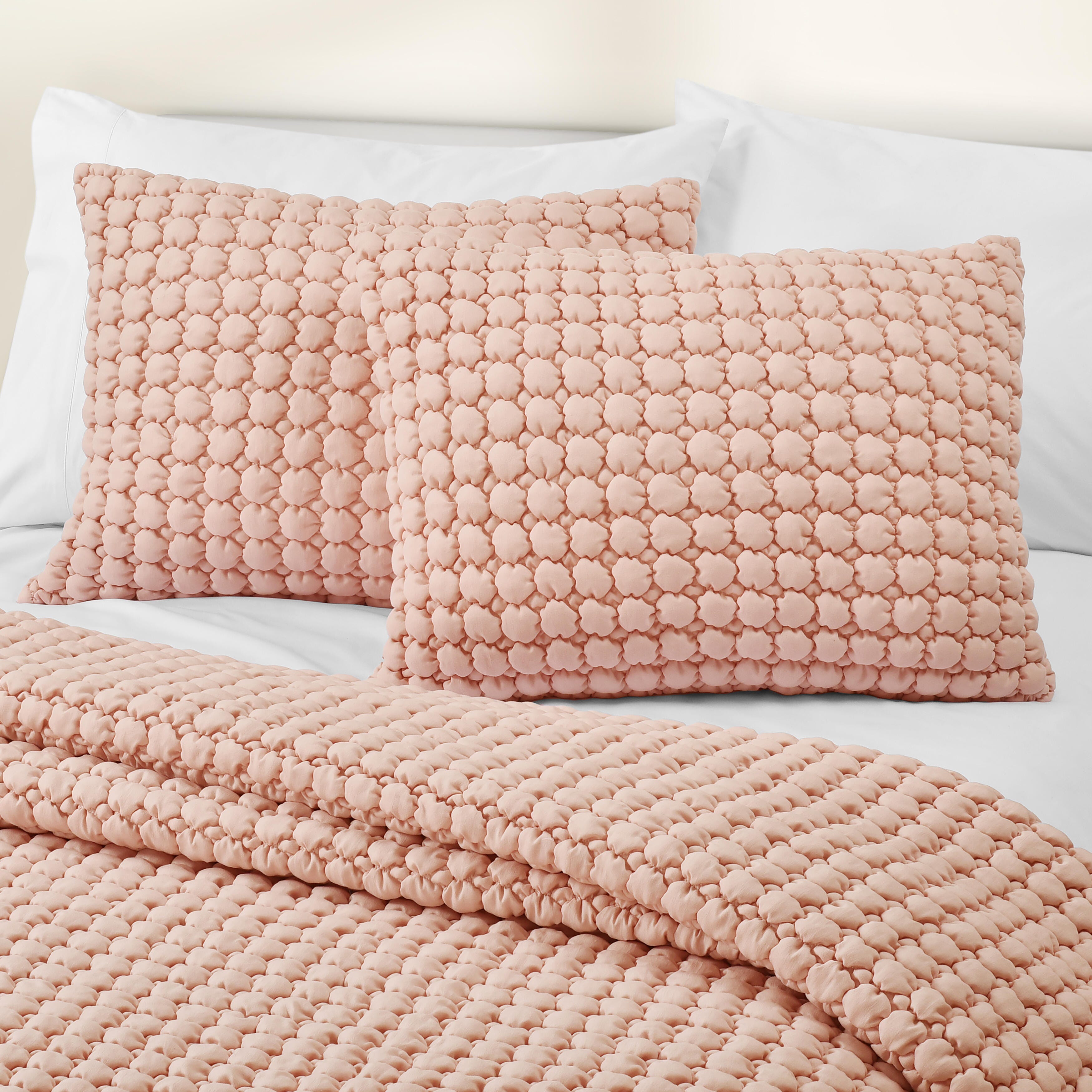 J. Queen Bold Cloud Puff 3 Piece Full/Queen Quilt Set, Blush, large