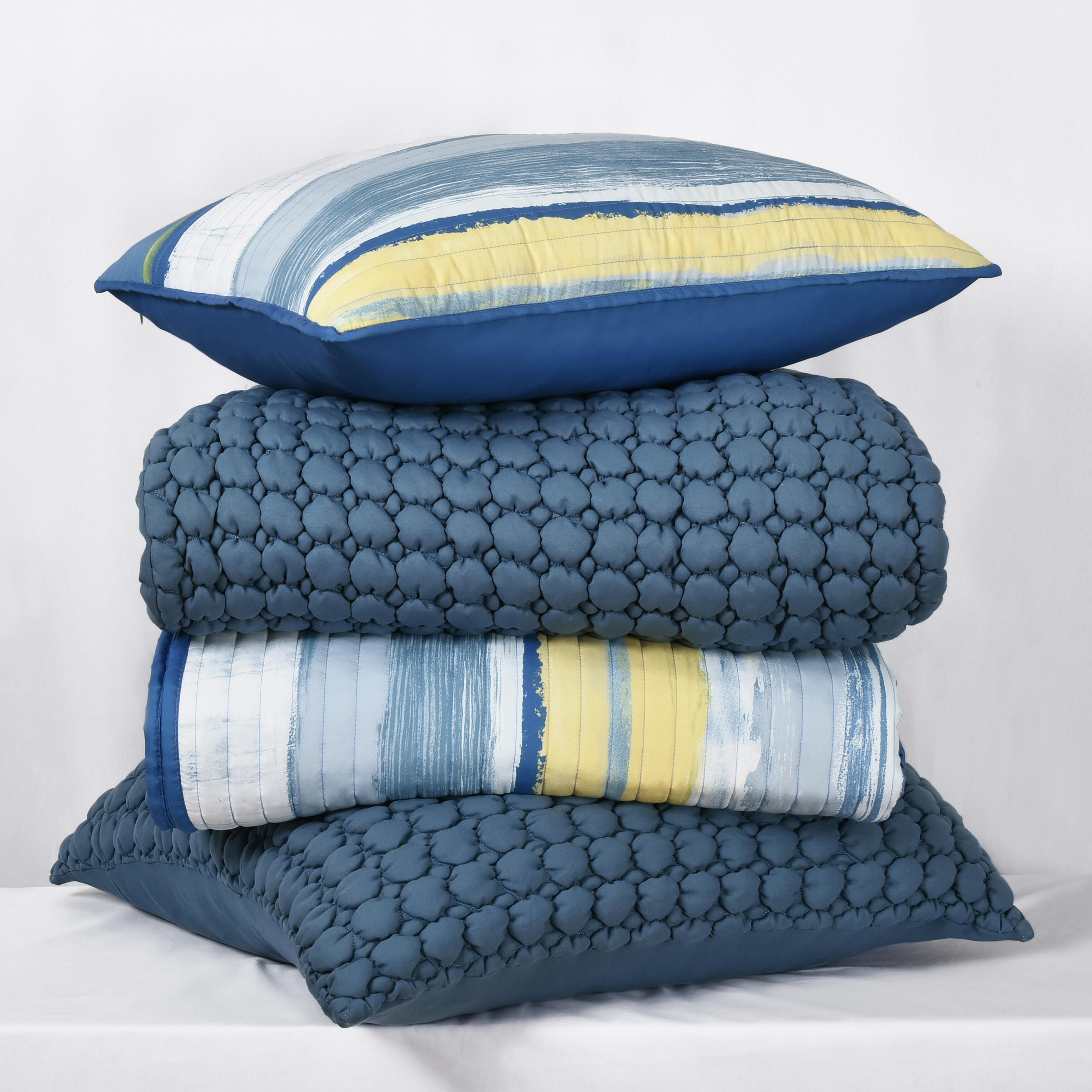 J. Queen Bold Cloud Puff 3 Piece King/California King Quilt Set, Blue, large
