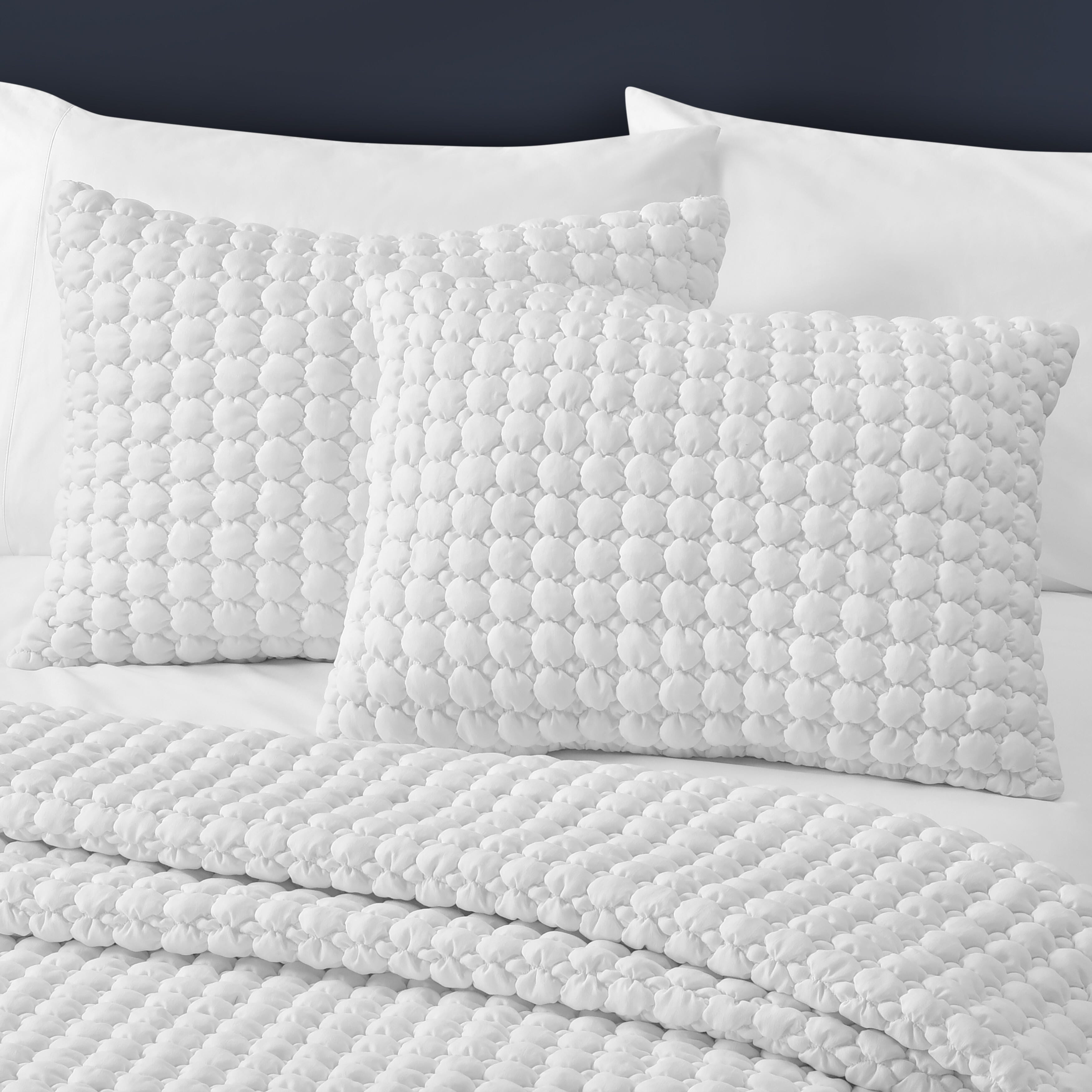 J. Queen Bold Cloud Puff 2 Piece Twin/Twin Xl Quilt Set, White, large