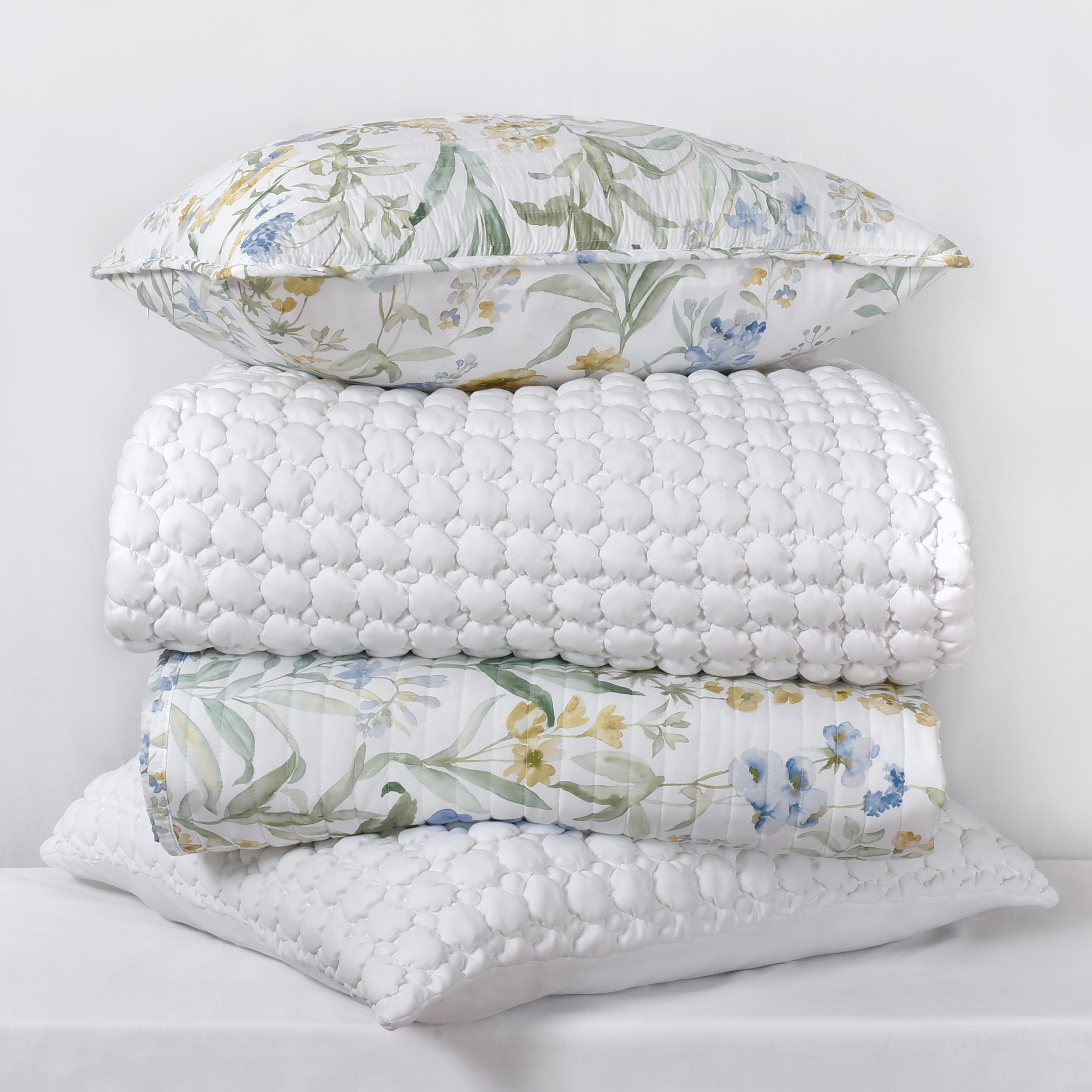 J. Queen Bold Cloud Puff 2 Piece Twin/Twin Xl Quilt Set, White, large