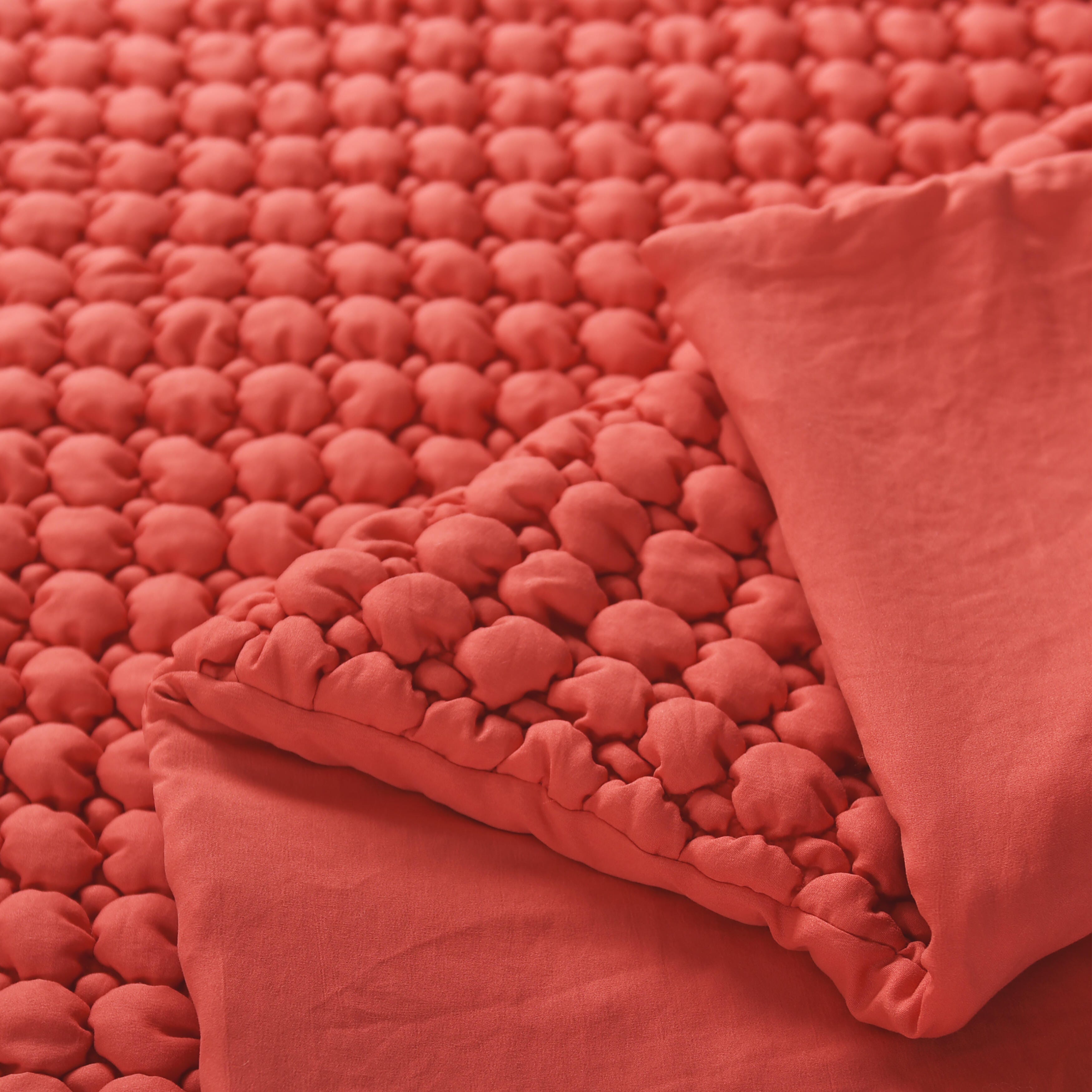 J. Queen Bold Cloud Puff 2 Piece Twin/Twin Xl Quilt Set, Melon, large