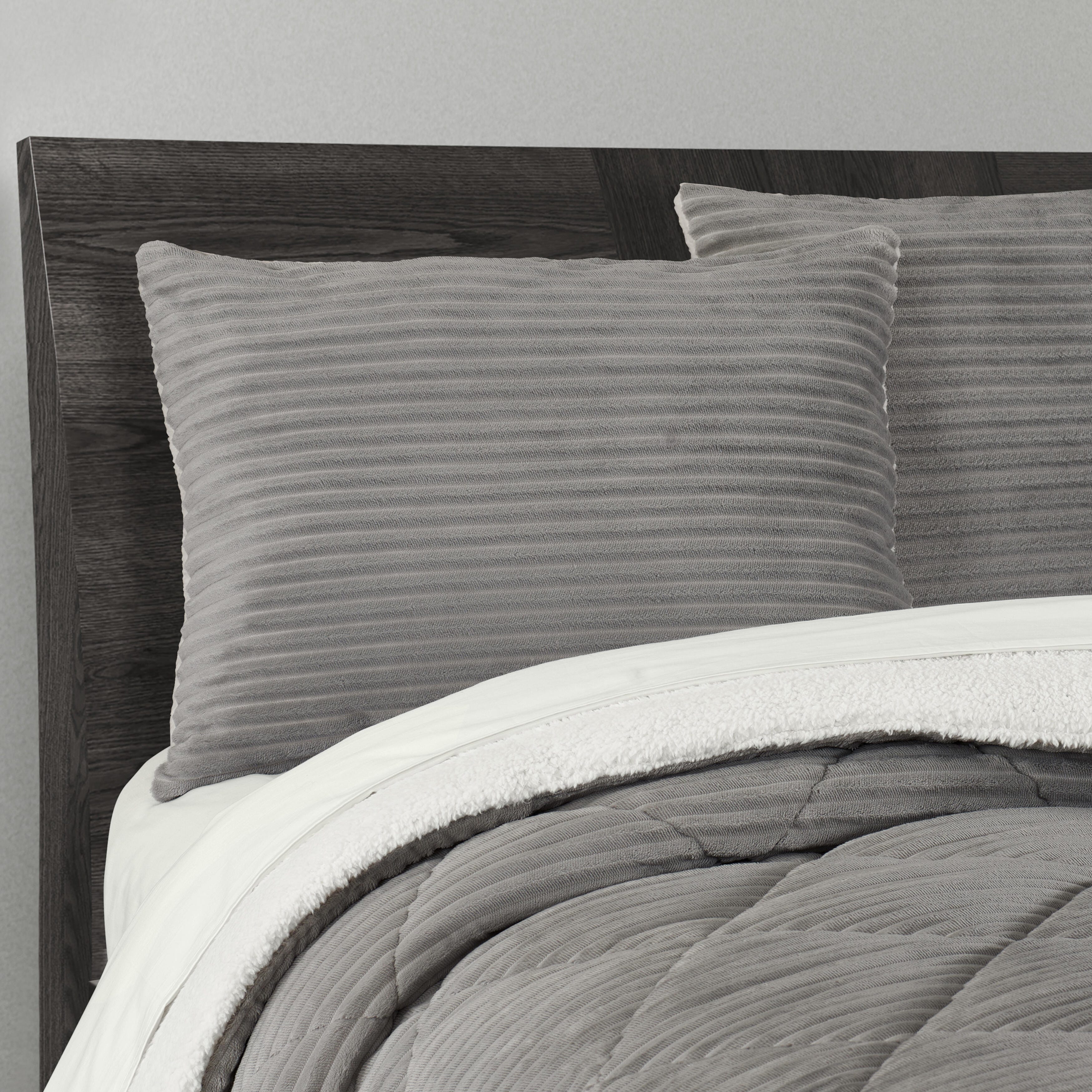 J. Queen New York Everett 3 Piece Full Comforter Set, Light Gray, large