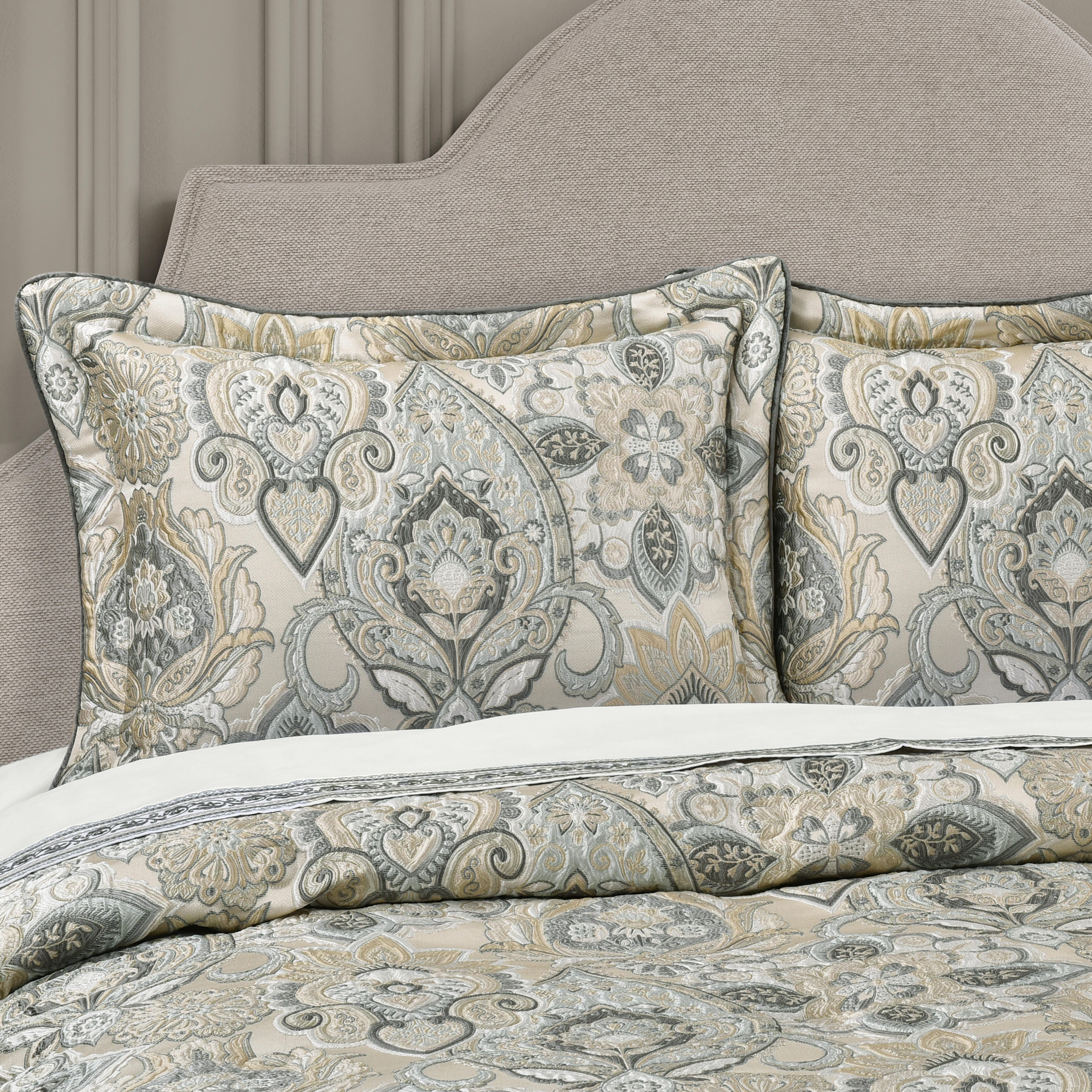J. Queen New York Annabelle 4 Piece Queen Comforter Set, Green, large