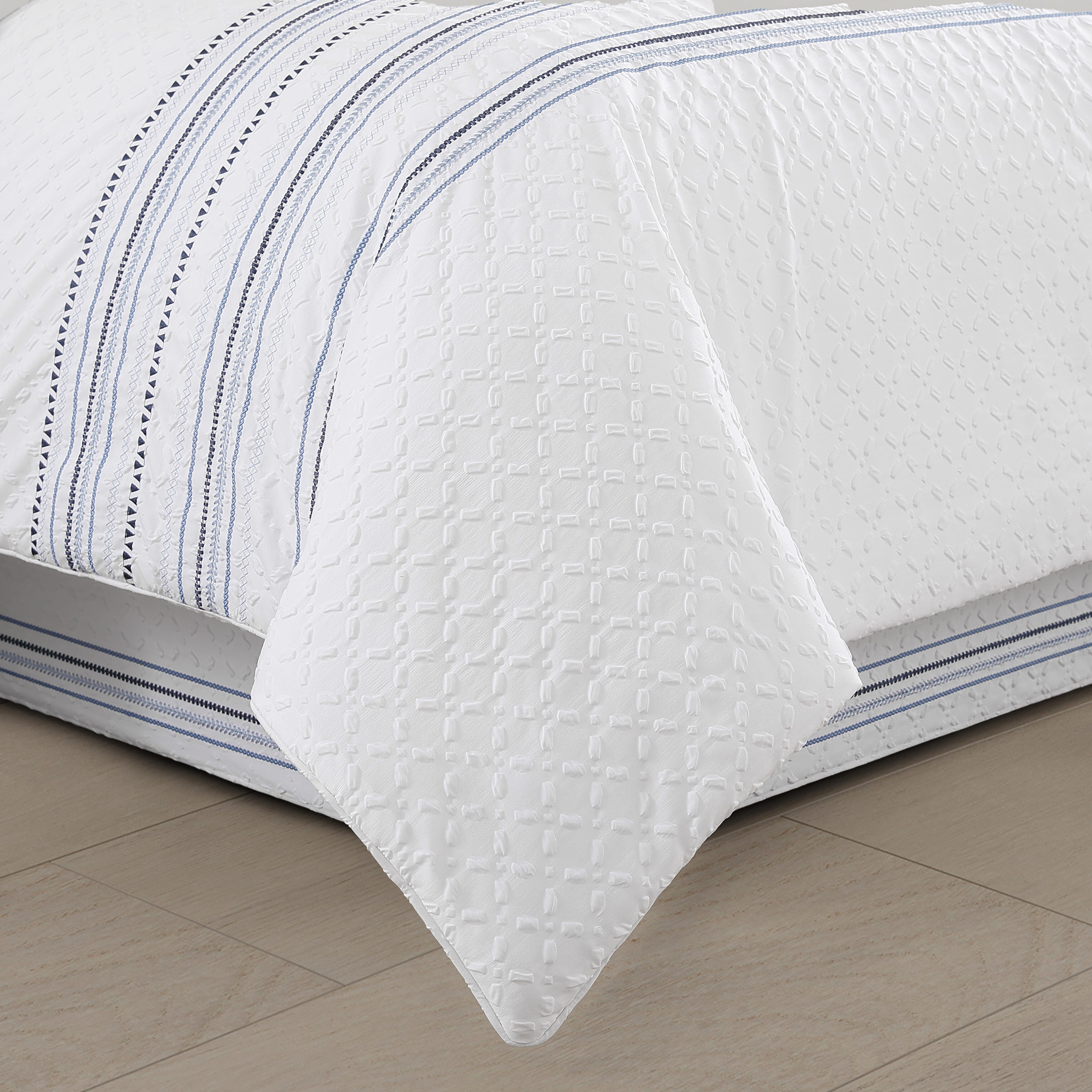 J. Queen New York Bayside 4 Piece King Comforter Set, Blue, large