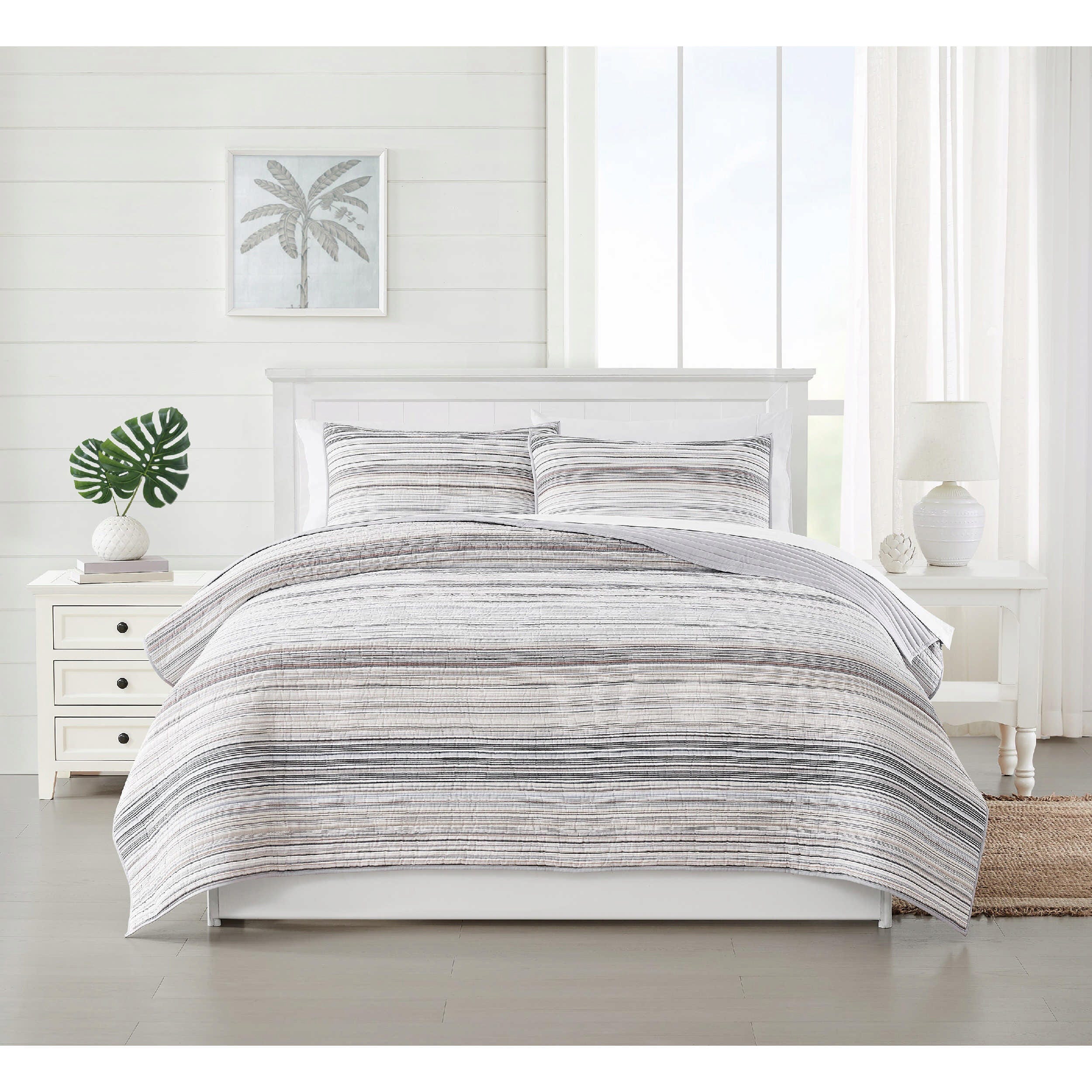 Oceanfront Resort Navarre 3-Piece Full/Queen Quilt Set, Multi, rollover