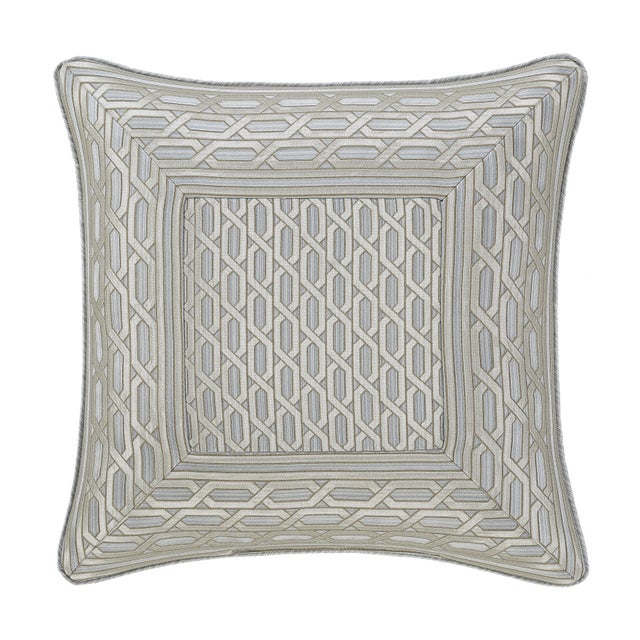 J. Queen New York Metropolitan Decorative Throw Pillow