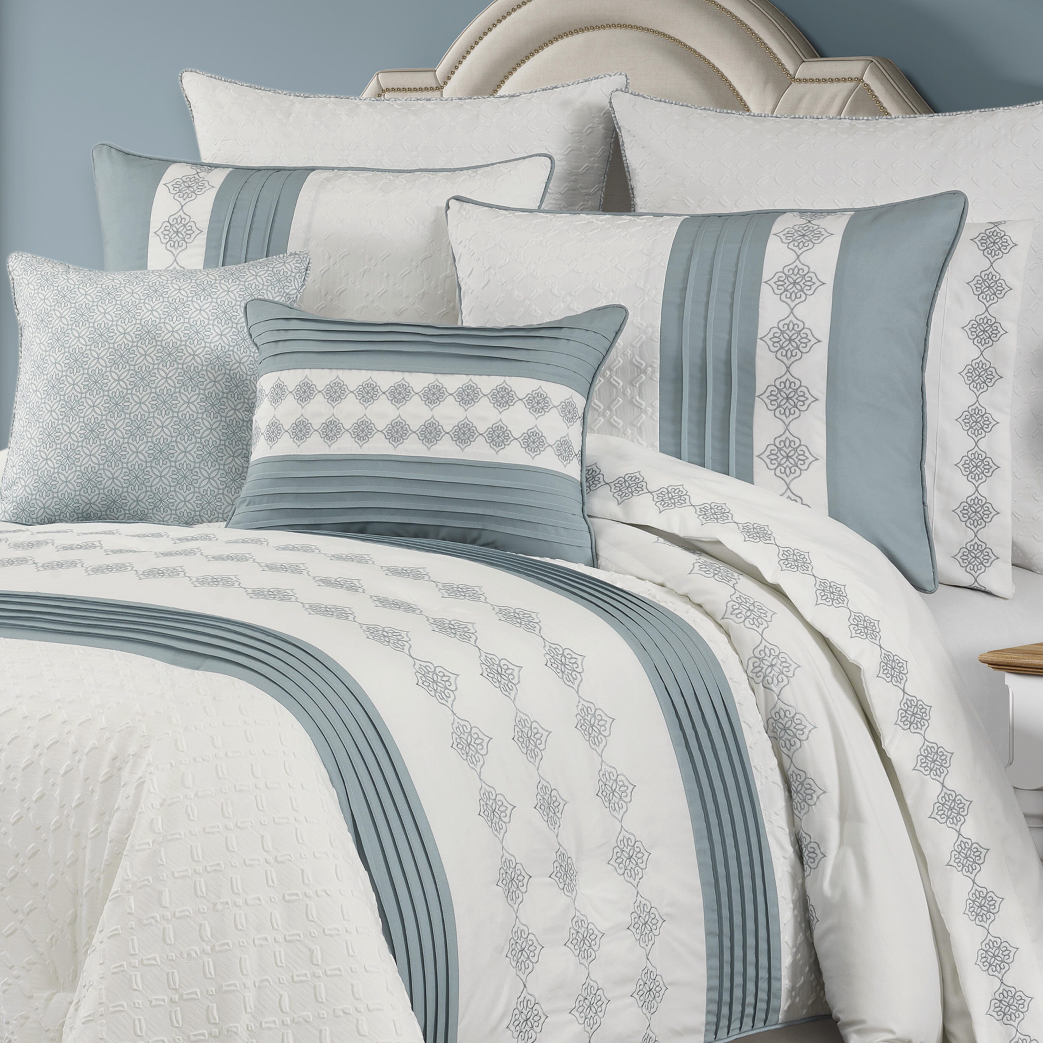 Royal Court Trilogy 3 Piece King/California King Comforter Set, , large
