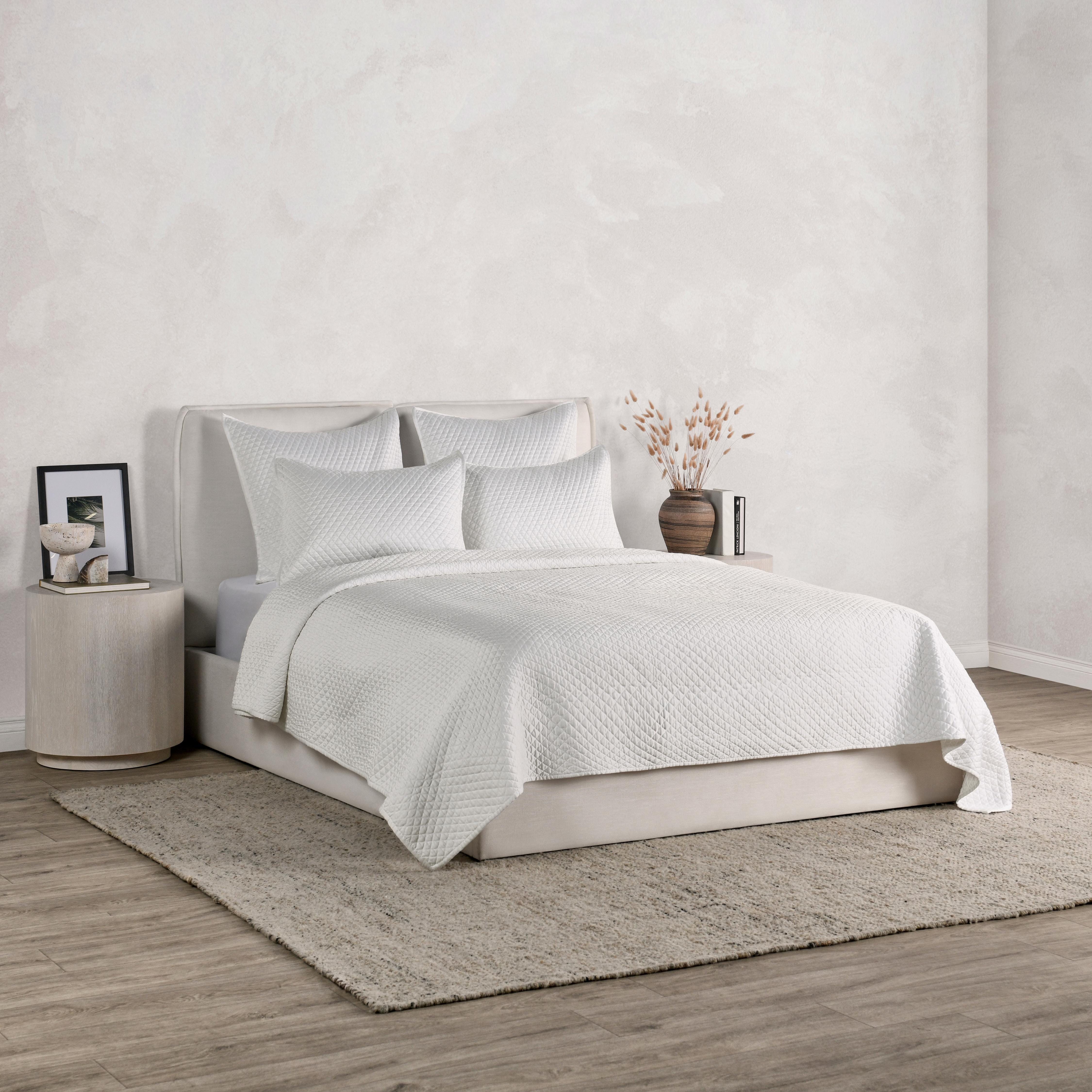 Ashley Luxe Diamond Quilt With Shams, , large