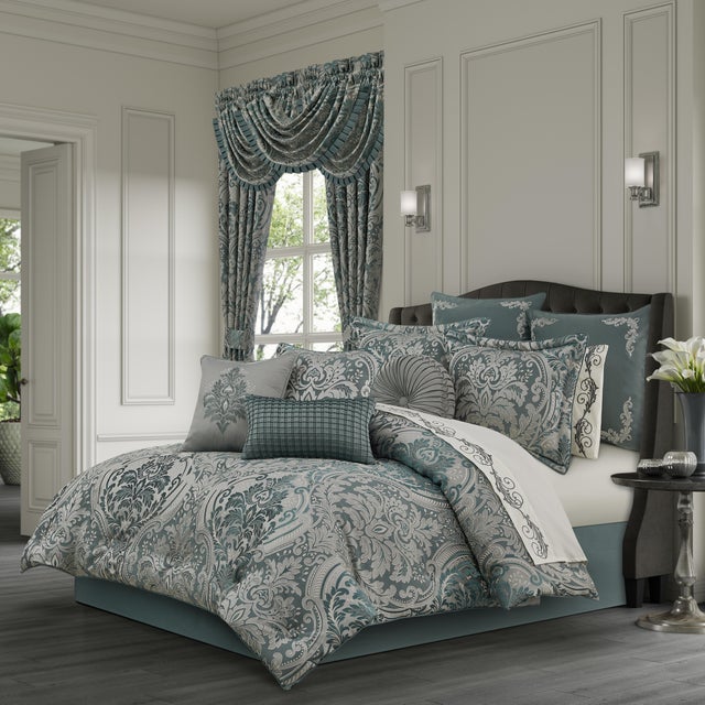 J. Queen New York Renata 4-Piece Queen Comforter Set