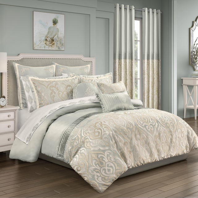 Royal Court Calmfield 2-Piece Full/Queen Comforter Set