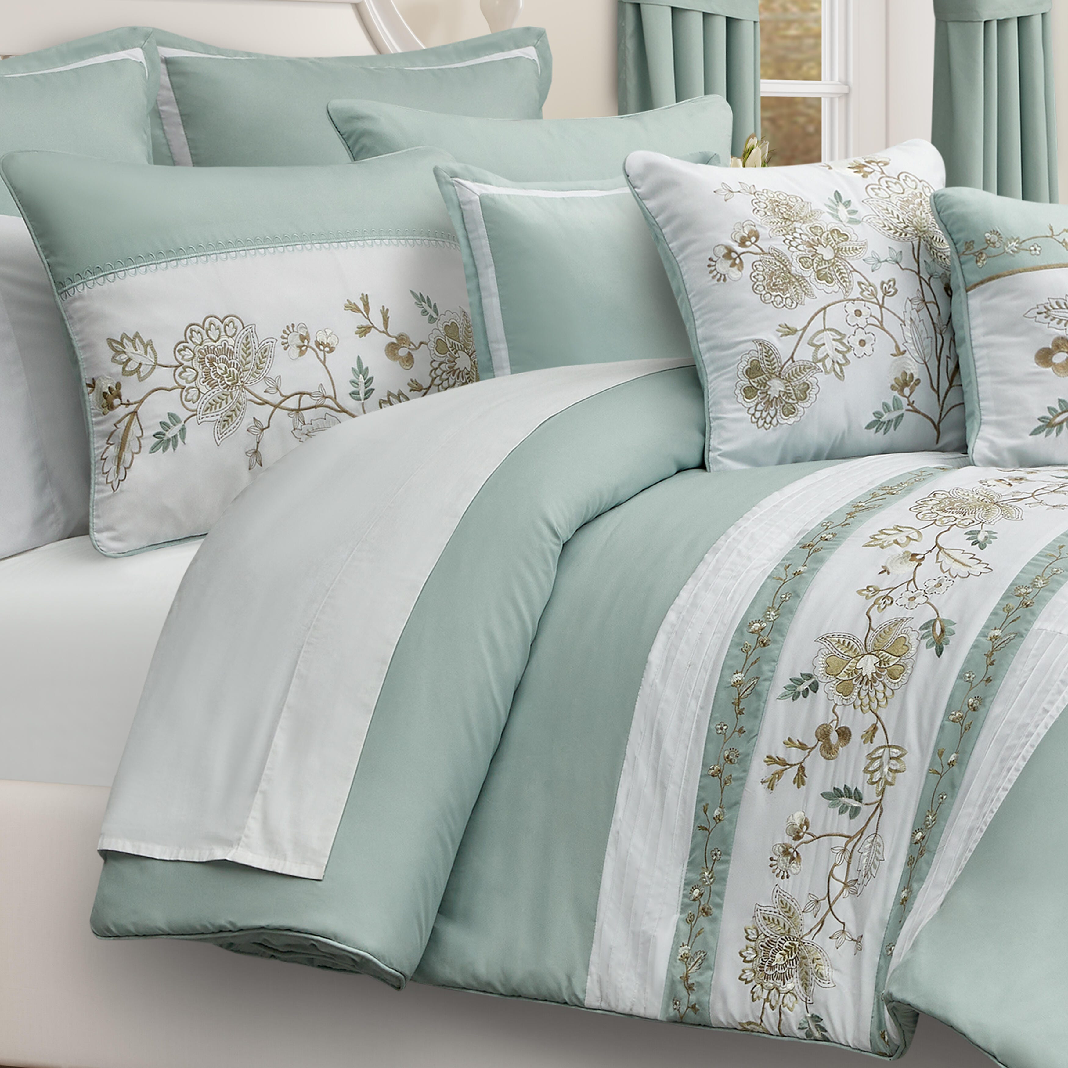Royal Court Spring Social 3-Piece King/California King Comforter Set, Spa, large
