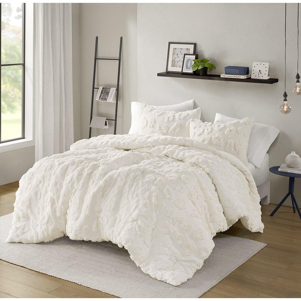 Intelligent Design Larissa 2-Piece Twin/Twin XL Comforter Set, Off White, large