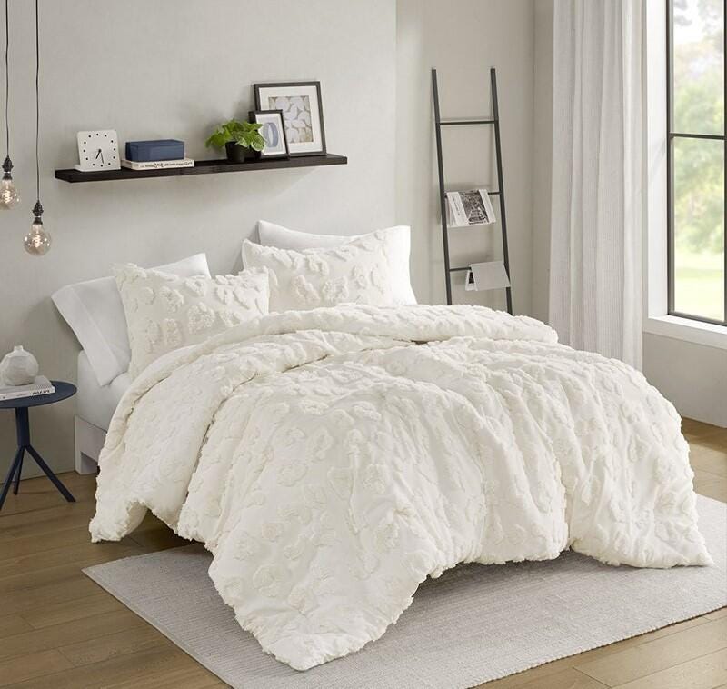 Intelligent Design Larissa 3-Piece King/California King Comforter Set, Off White, large