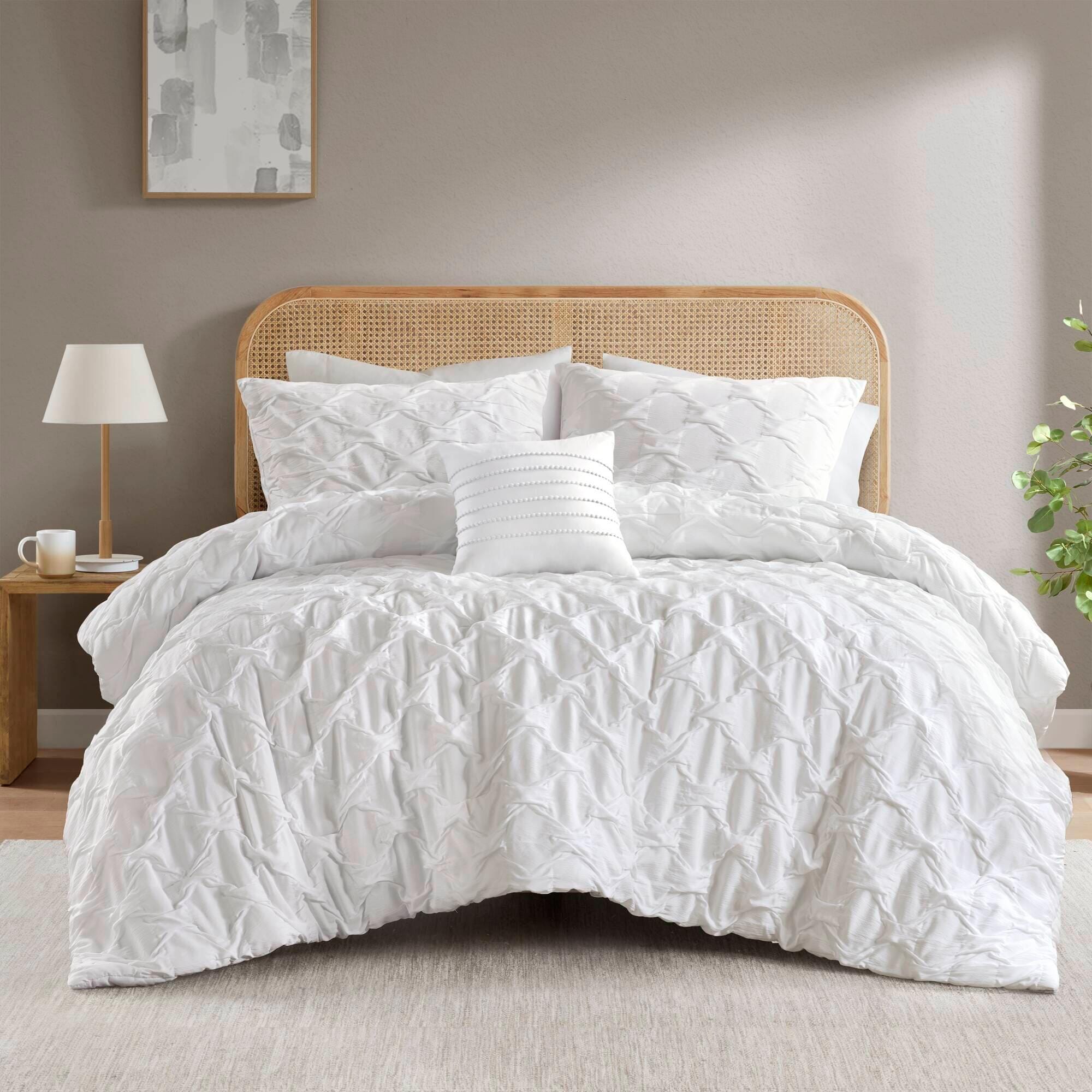 Super Listing Bailey 4-Piece King/California King Comforter Set, White, large