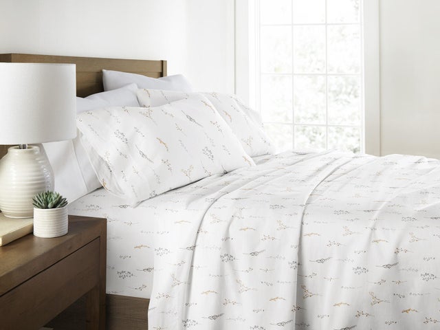 iEnjoy Home Wild Garden 4 Piece Full Sheet Set