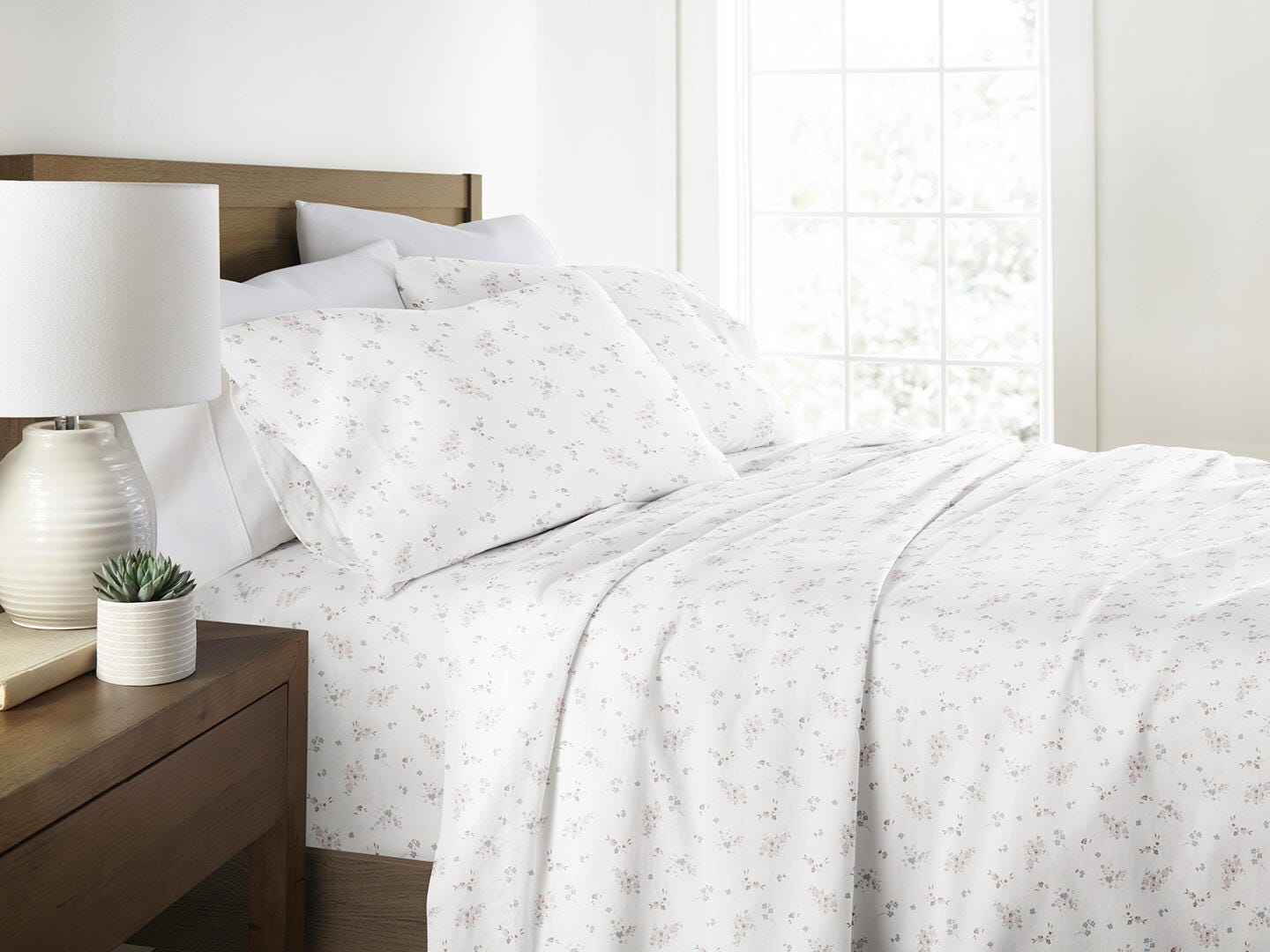 iEnjoy Home Bouquet Bliss 4 Piece King Sheet Set, Pink, large