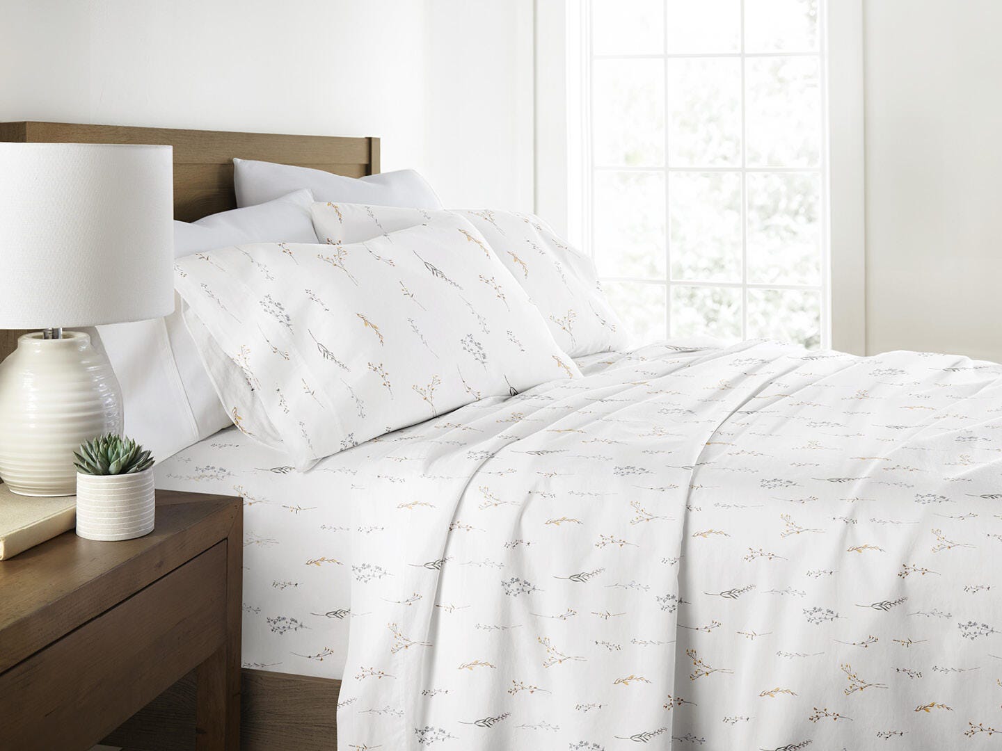 iEnjoy Home Wild Garden 4 Piece Queen Sheet Set, White, large