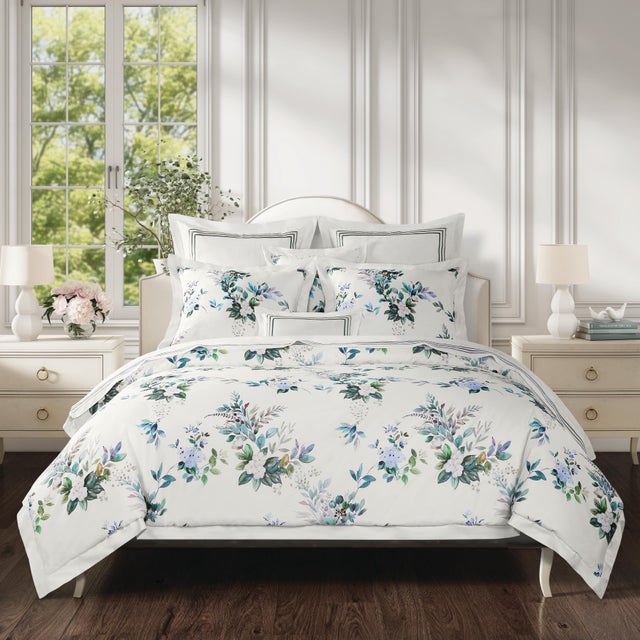 J. Queen Cottage Meadow 3 Piece Full/Queen Comforter Set