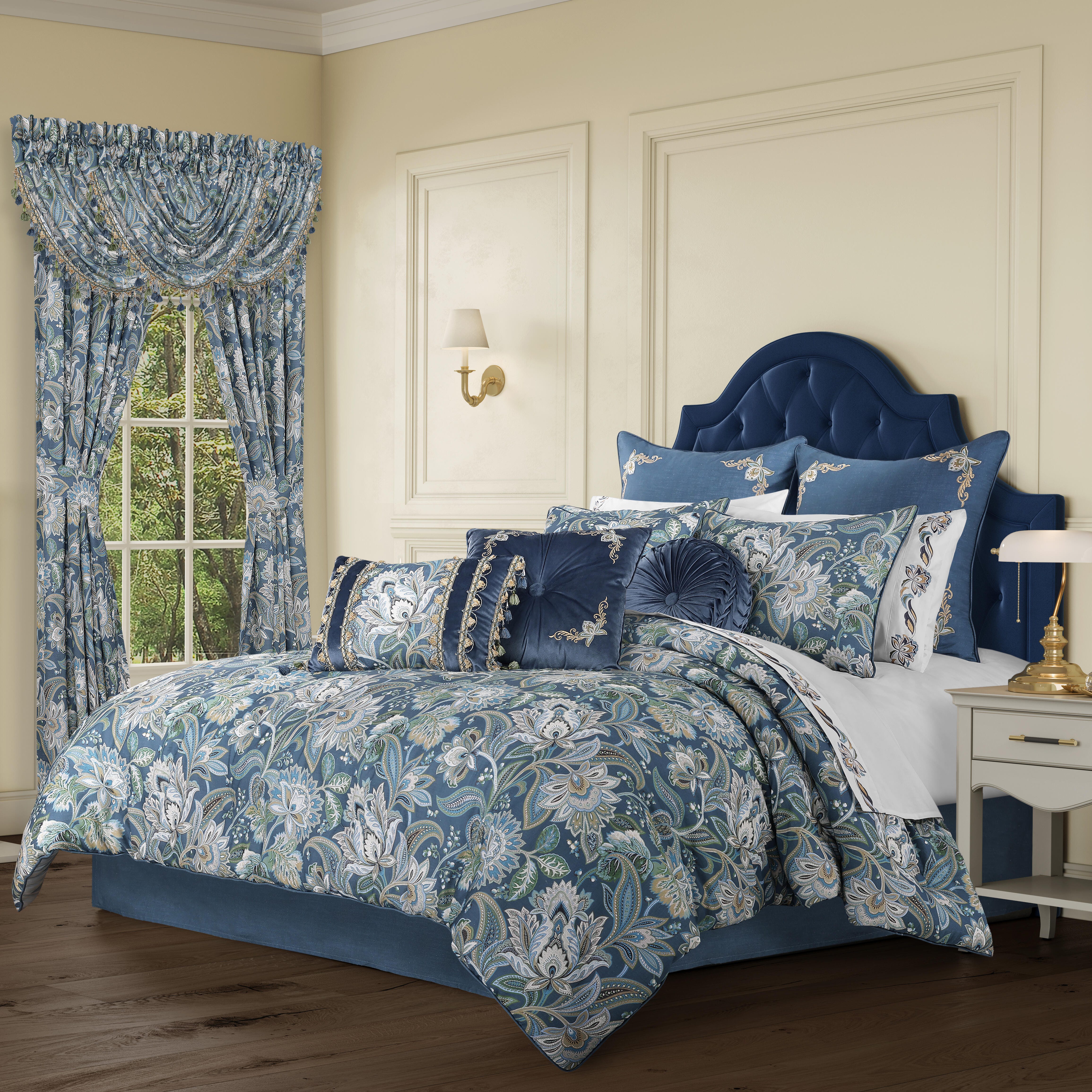 Five Queens Court Michaela 4 Piece California King Comforter Set, Prussian Navy, large