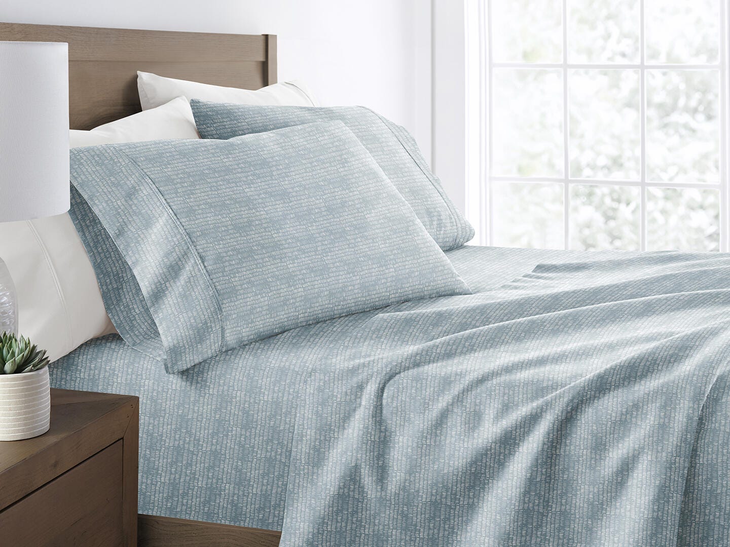iEnjoy Home Dashed Lines 4 Piece California King Sheet Set, Blue, large