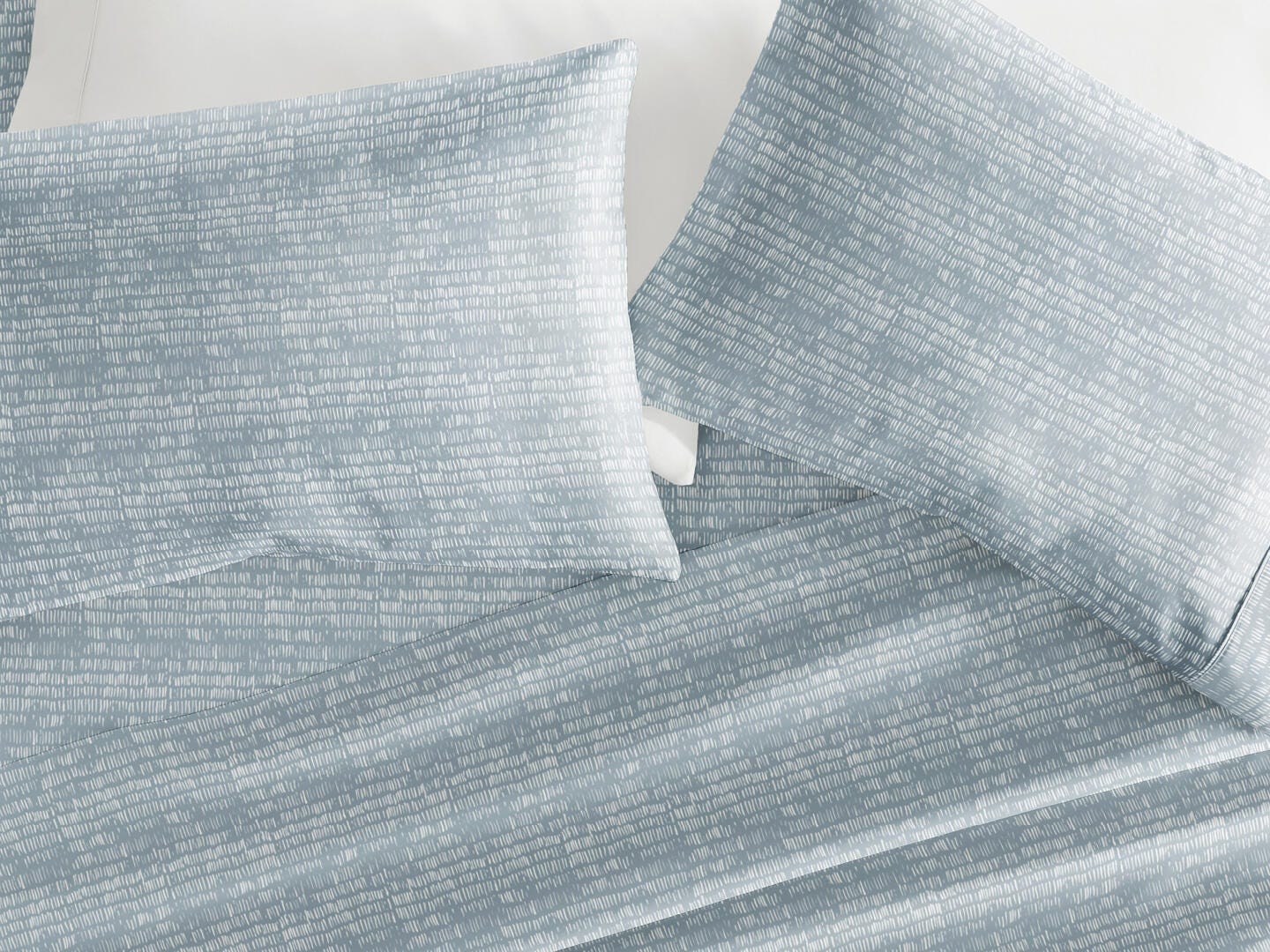 iEnjoy Home Dashed Lines 4 Piece Queen Sheet Set, Sky Blue, large