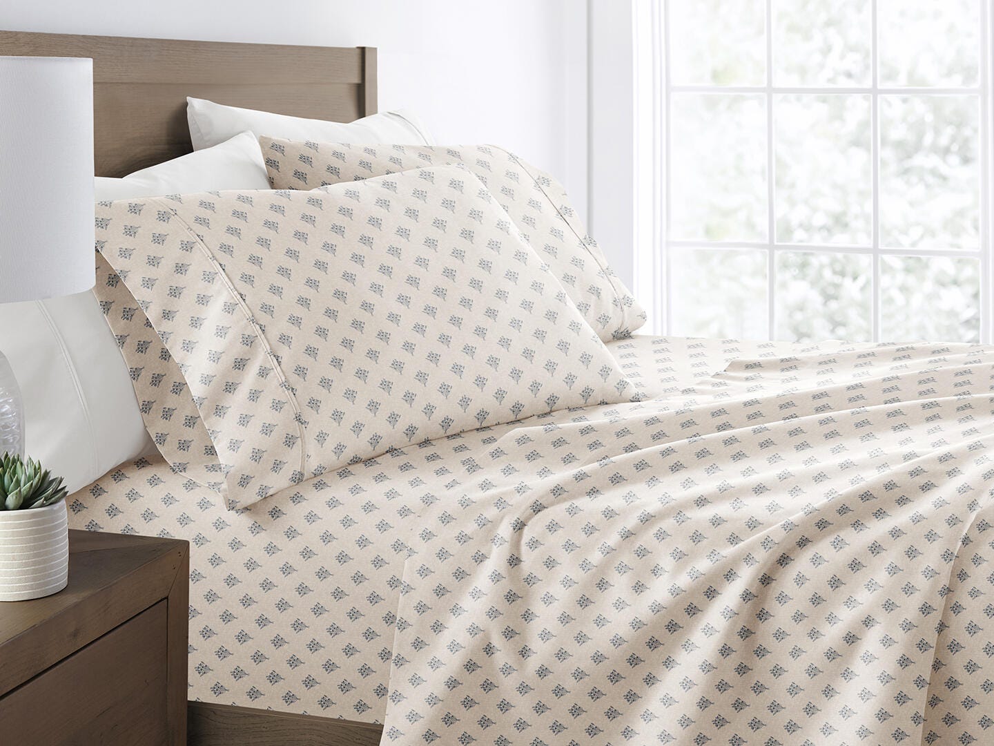 iEnjoy Home 4 Piece Queen Sheet Set, Blue, large