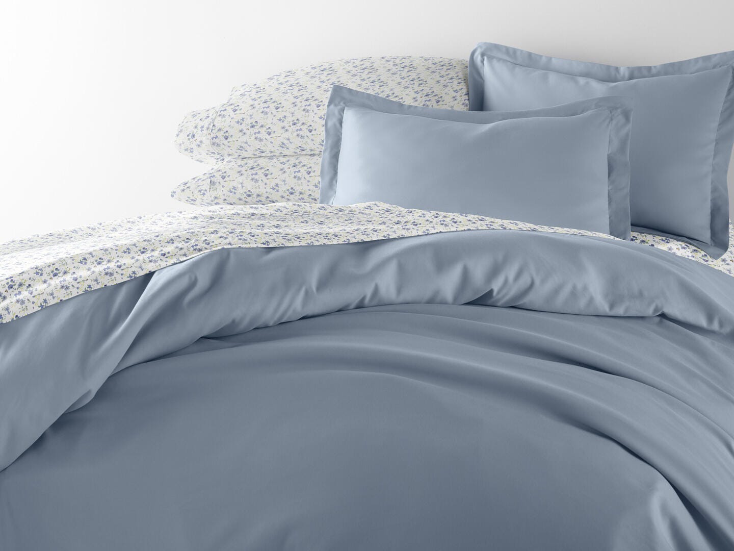 iEnjoy Home Blossoms 8 Piece Queen Duvet Set, Light Blue, large