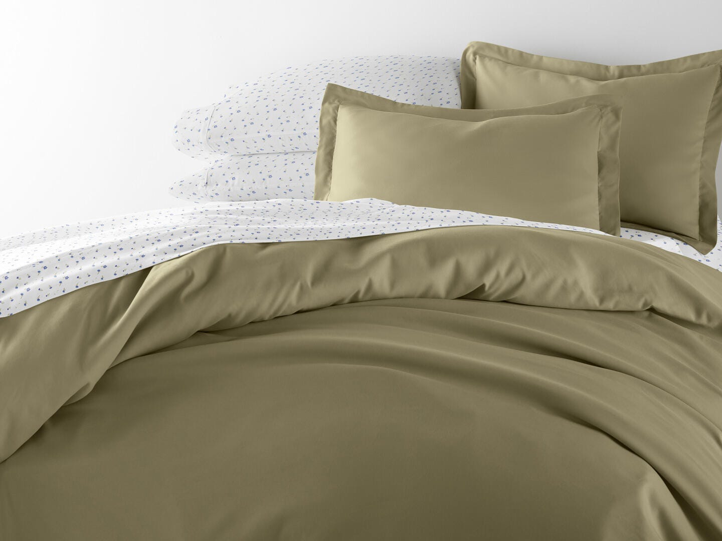 iEnjoy Home Vine 8 Piece King Duvet Set, Green, large