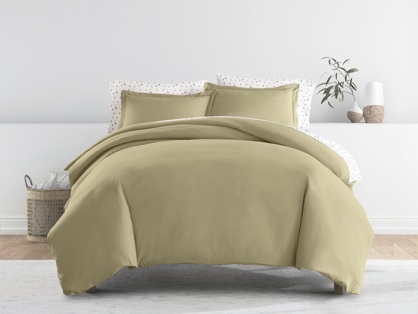 iEnjoy Home Vine 8 Piece Queen Duvet Set, Green, large