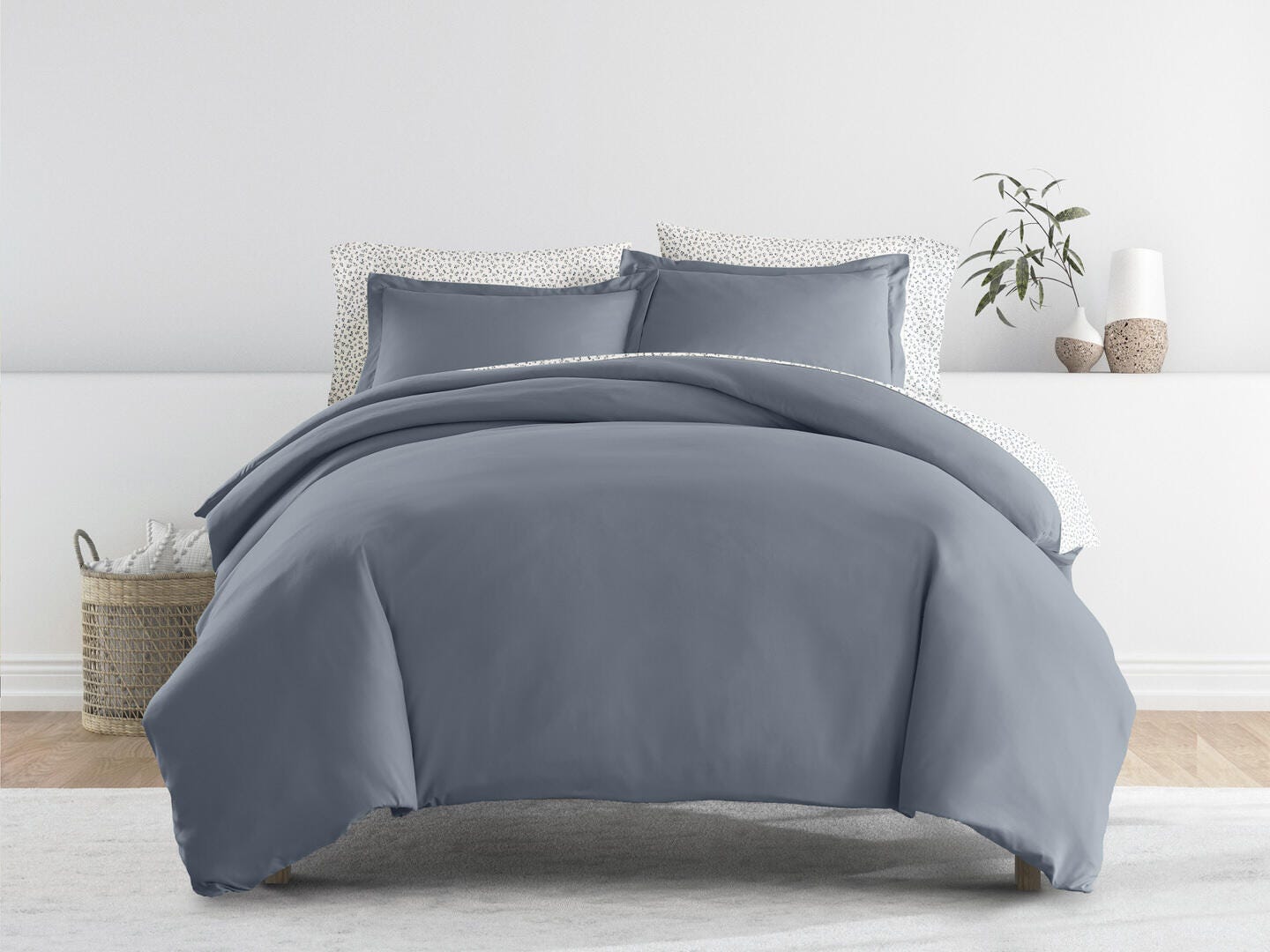 iEnjoy Home Ditsy 8 Piece Queen Duvet Set, Blue/Navy, large