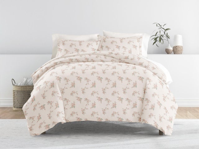 iEnjoy Home Rose 3 Piece Full/Queen Duvet Set