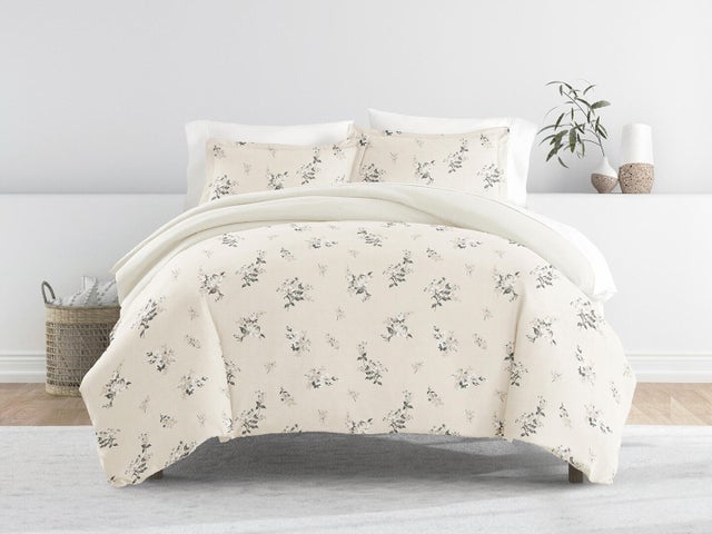 iEnjoy Home Delicate 3 Piece Full/Queen Duvet Set