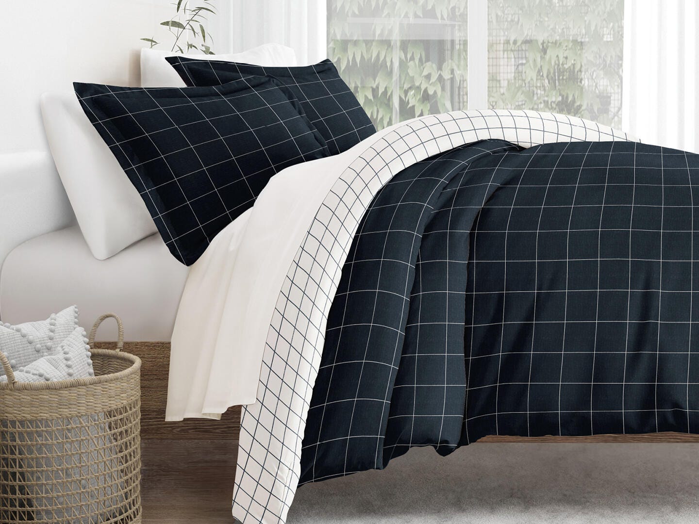 iEnjoy Home Checkered 2 Piece Twin/Twin XL Duvet Set, Navy, large