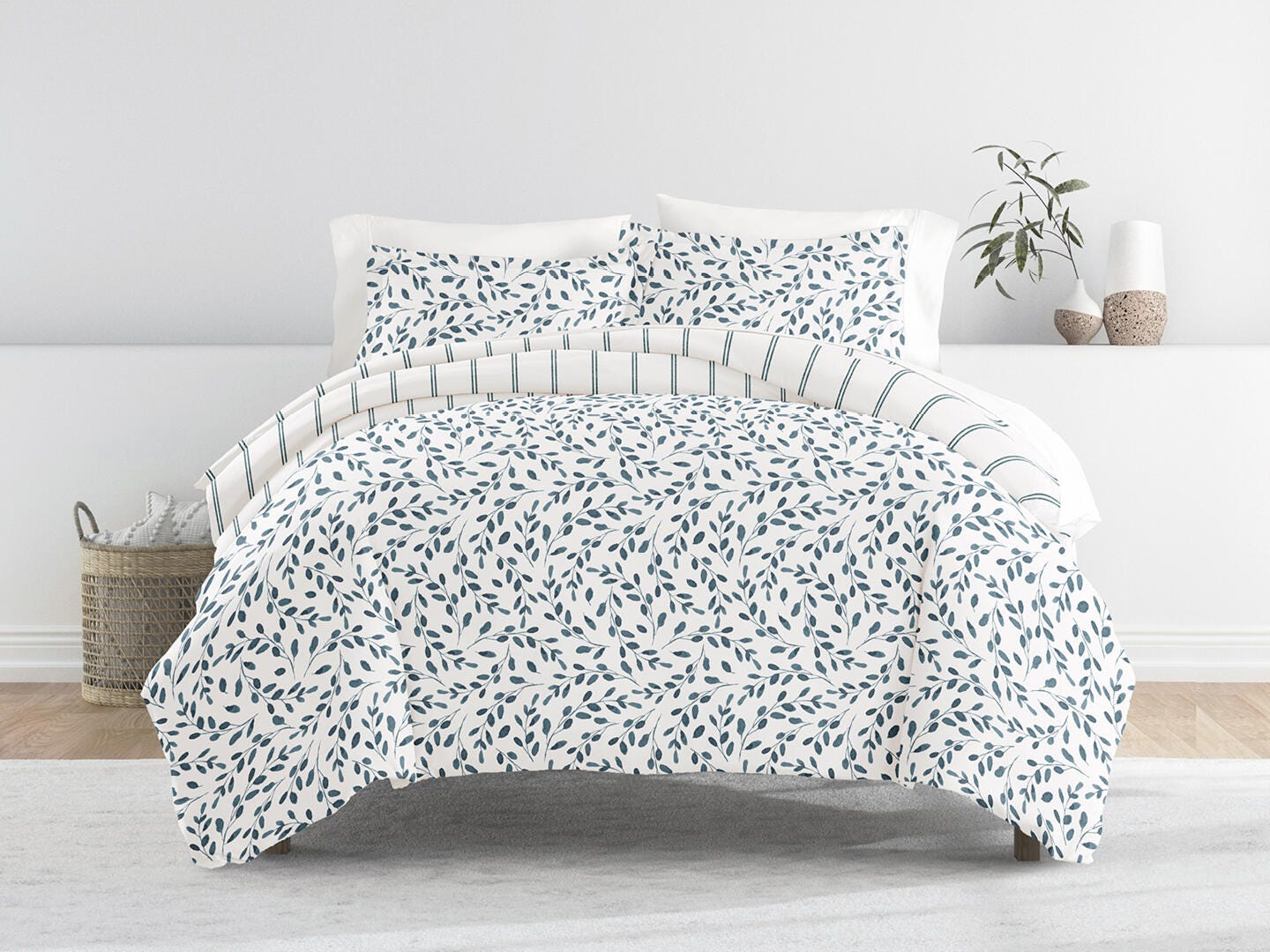 iEnjoy Home Watercolor Vines 3 Piece King/California King Duvet Set, Blue, large
