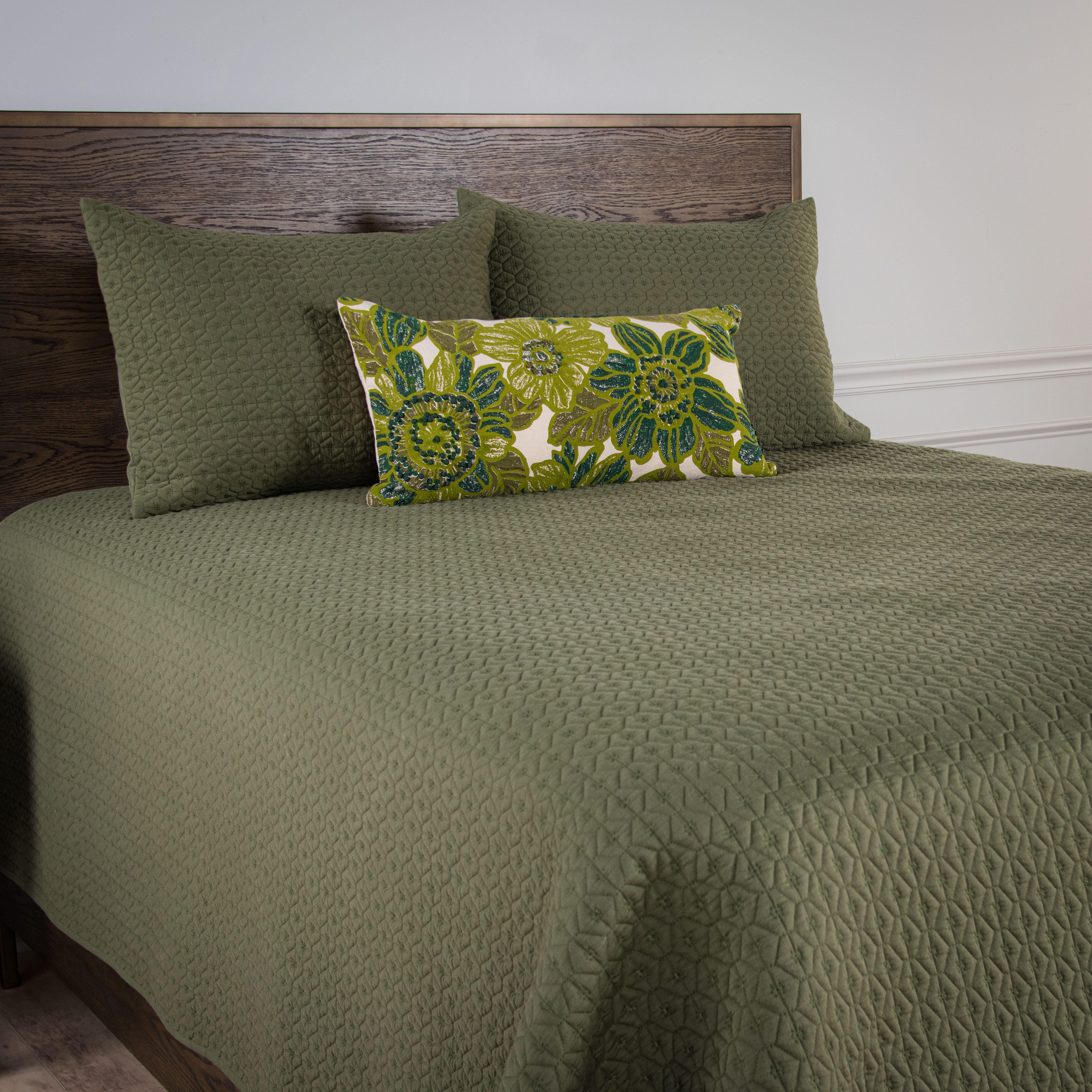 Rizzy Home Blackberry Grove 3 Piece Queen Quilt Set, Olive Green, large