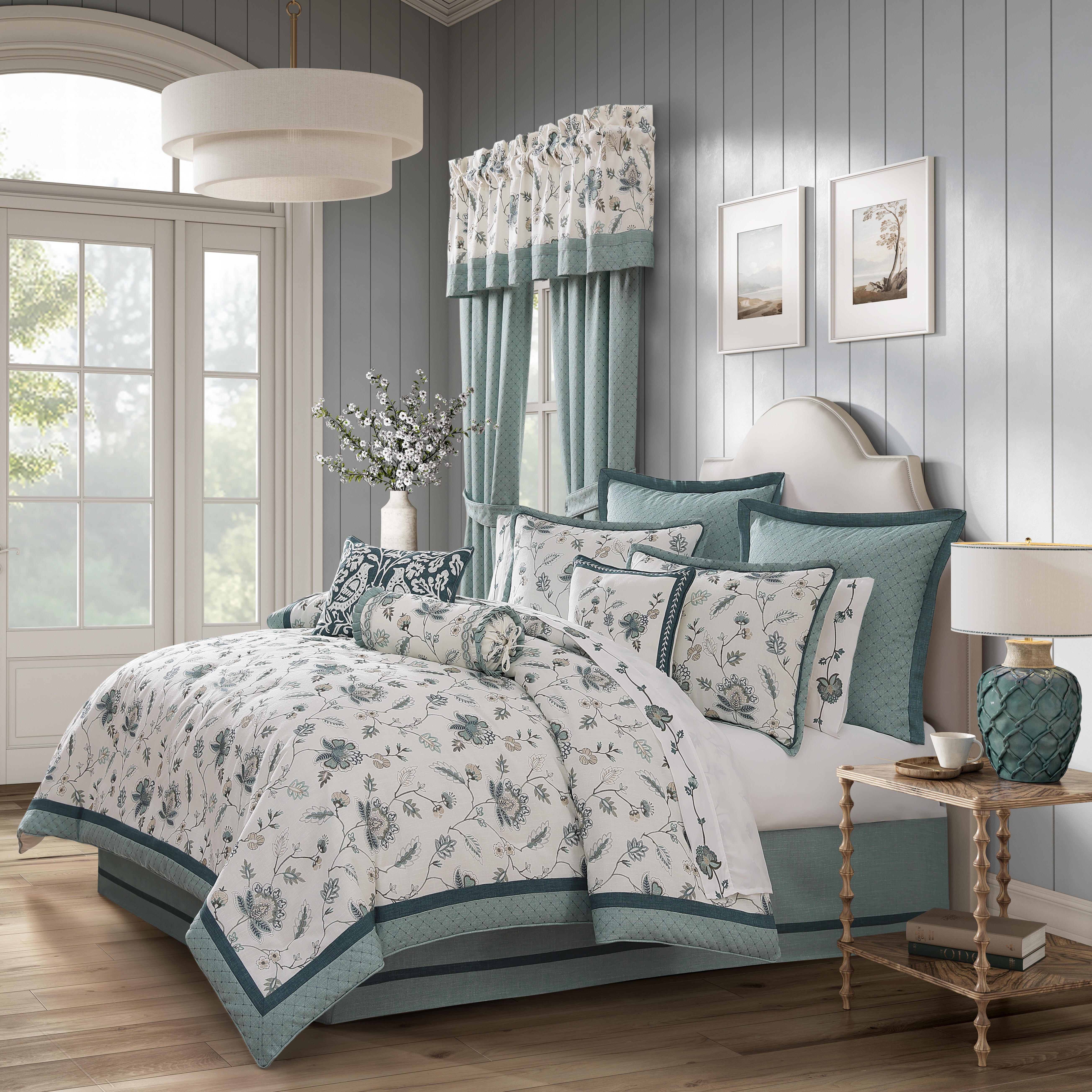 J. Queen New York Blossm View 4 Piece Queen Comforter Set, Teal/White, rollover