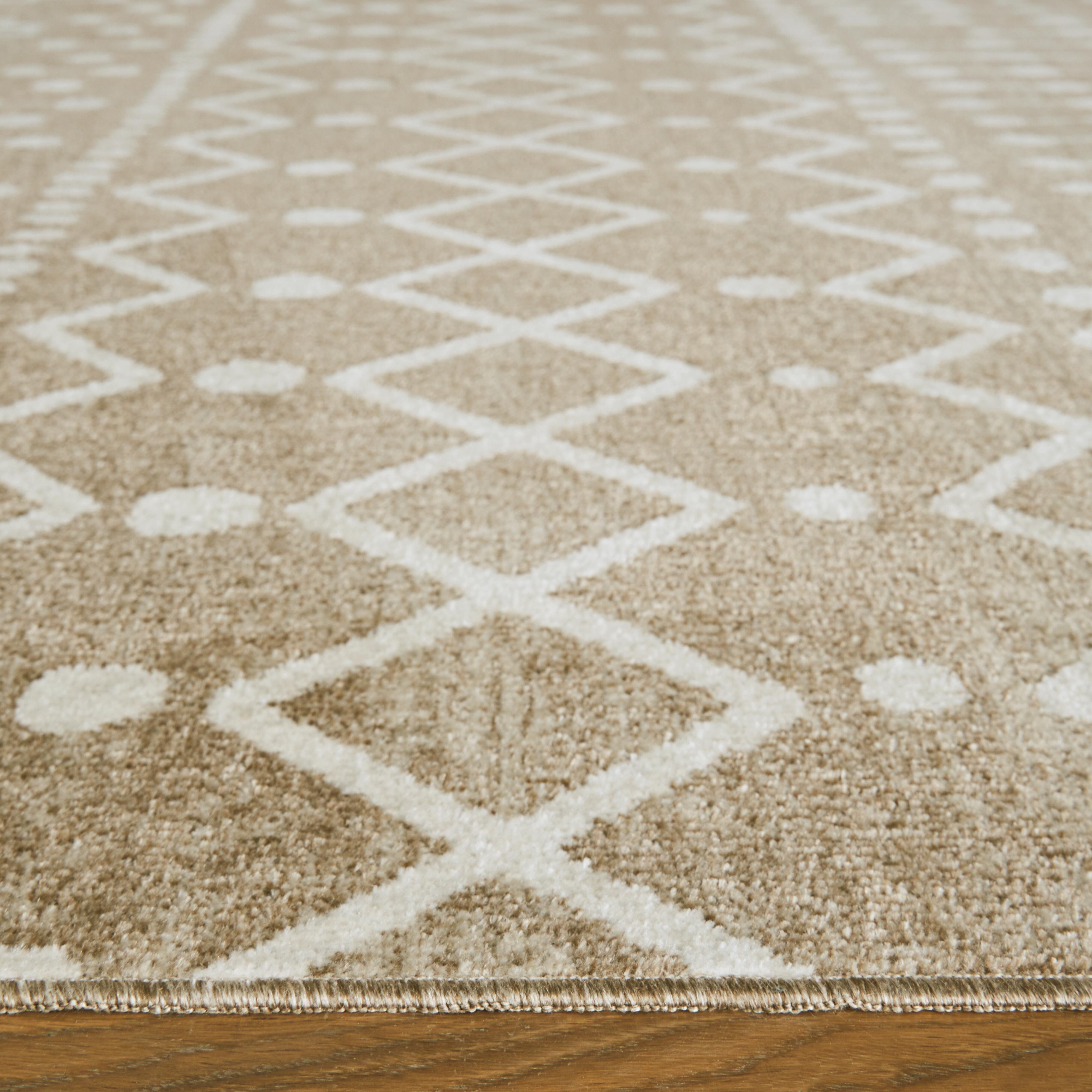Bunchly 4'11" x 7'2" Washable Rug, , large