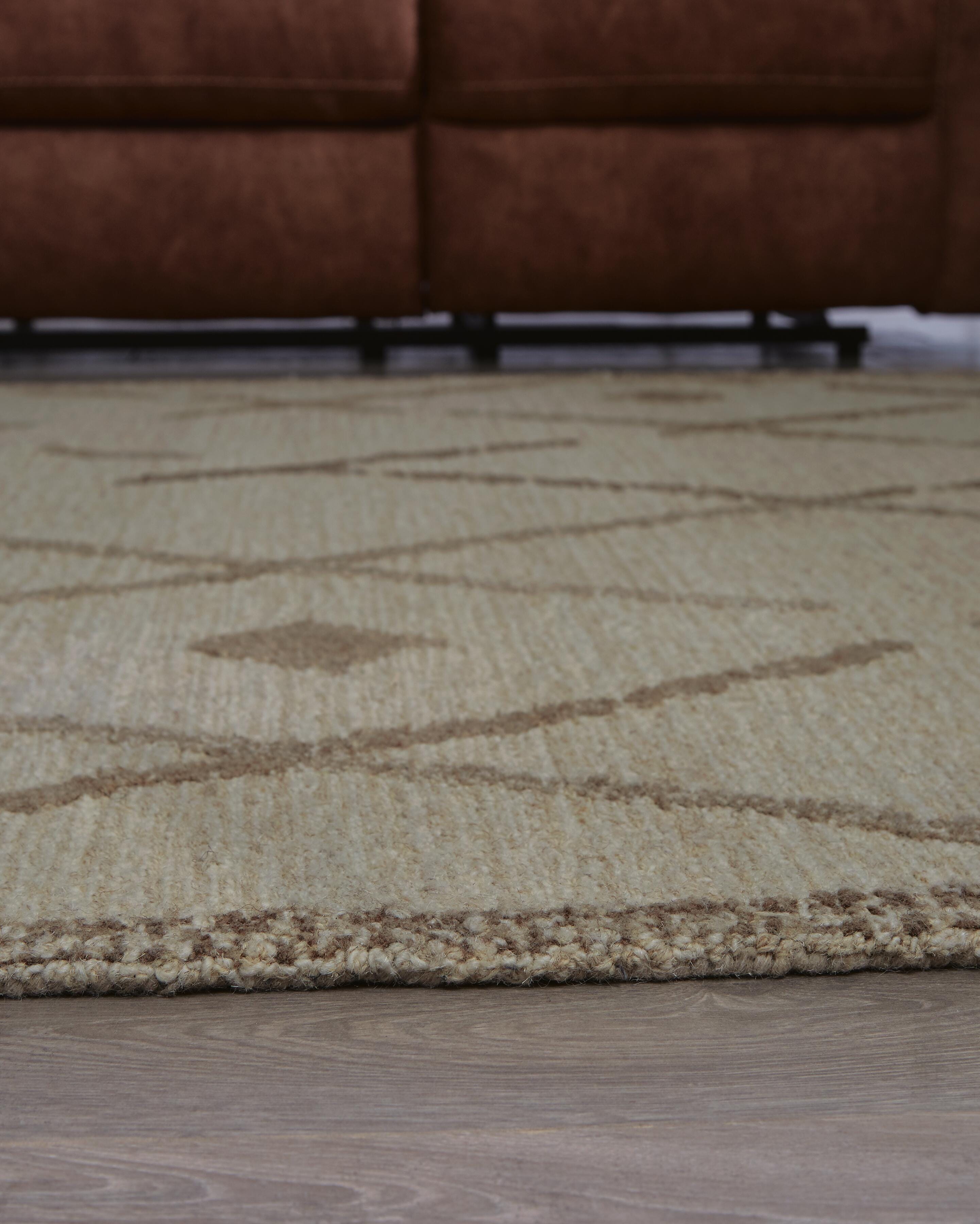 Guyford 5' x 7' Rug - image 3