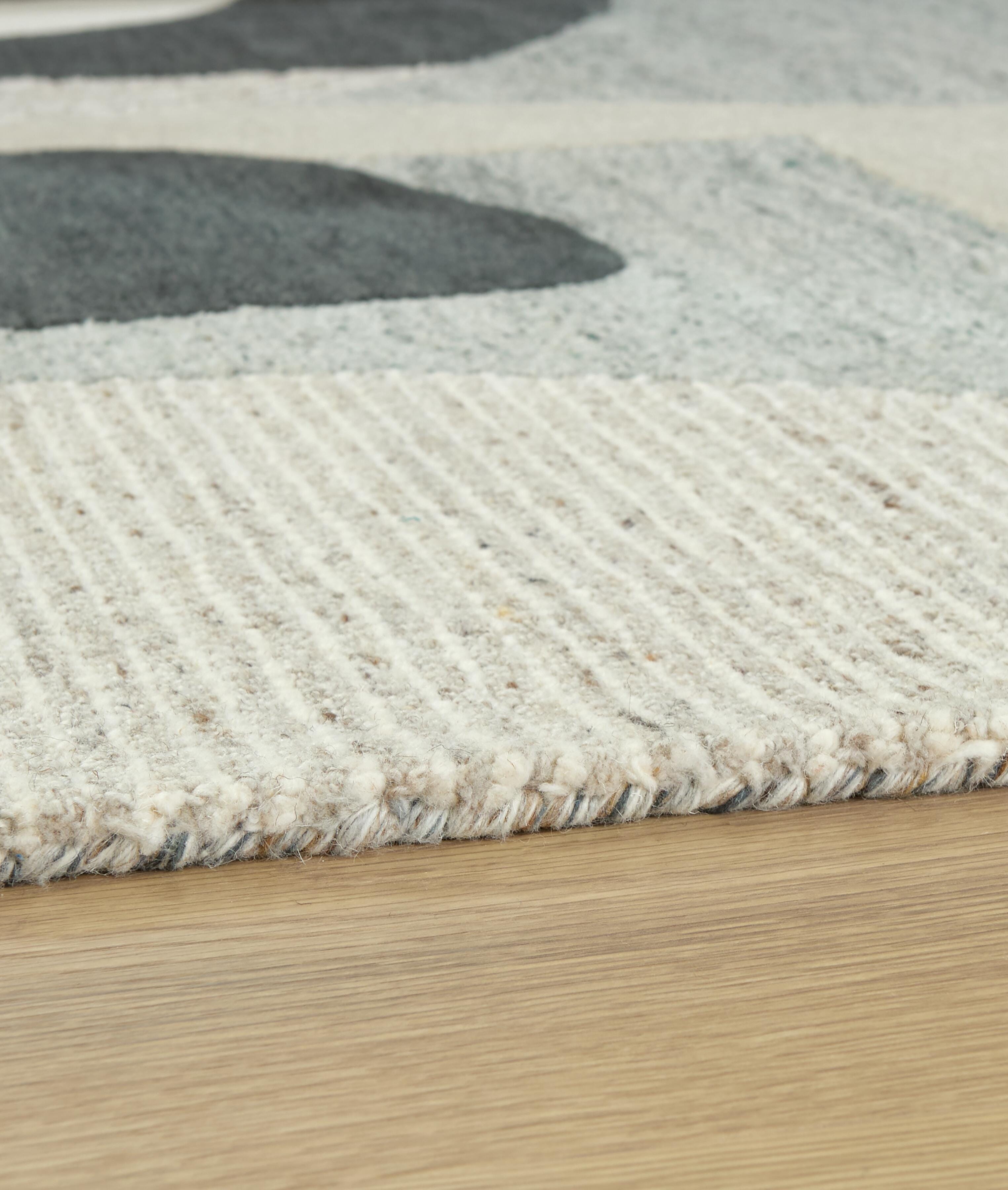 Edrickhill 8' x 10' Rug - image 3