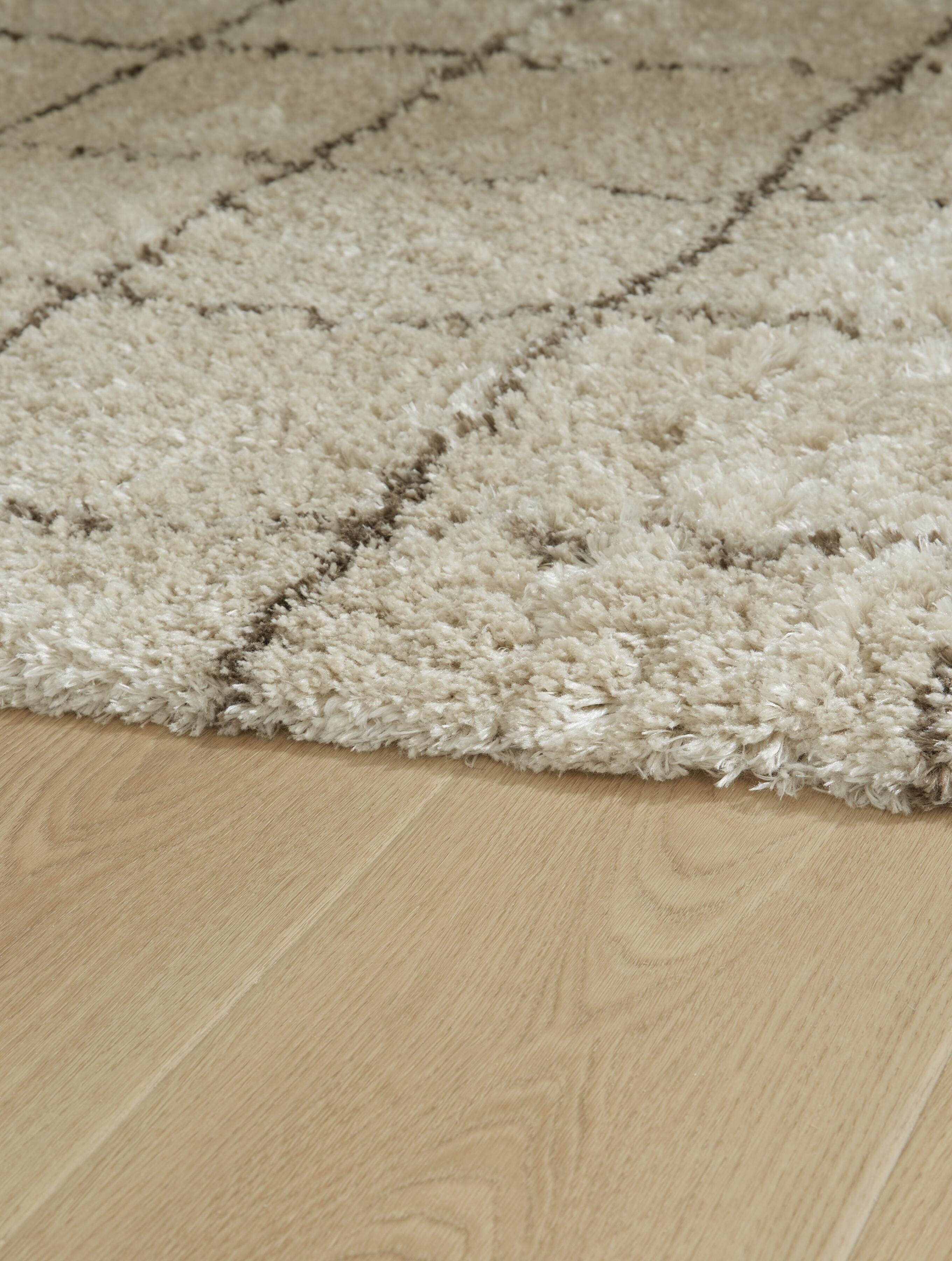 Wrenlow 5' x 7' Rug - image 3