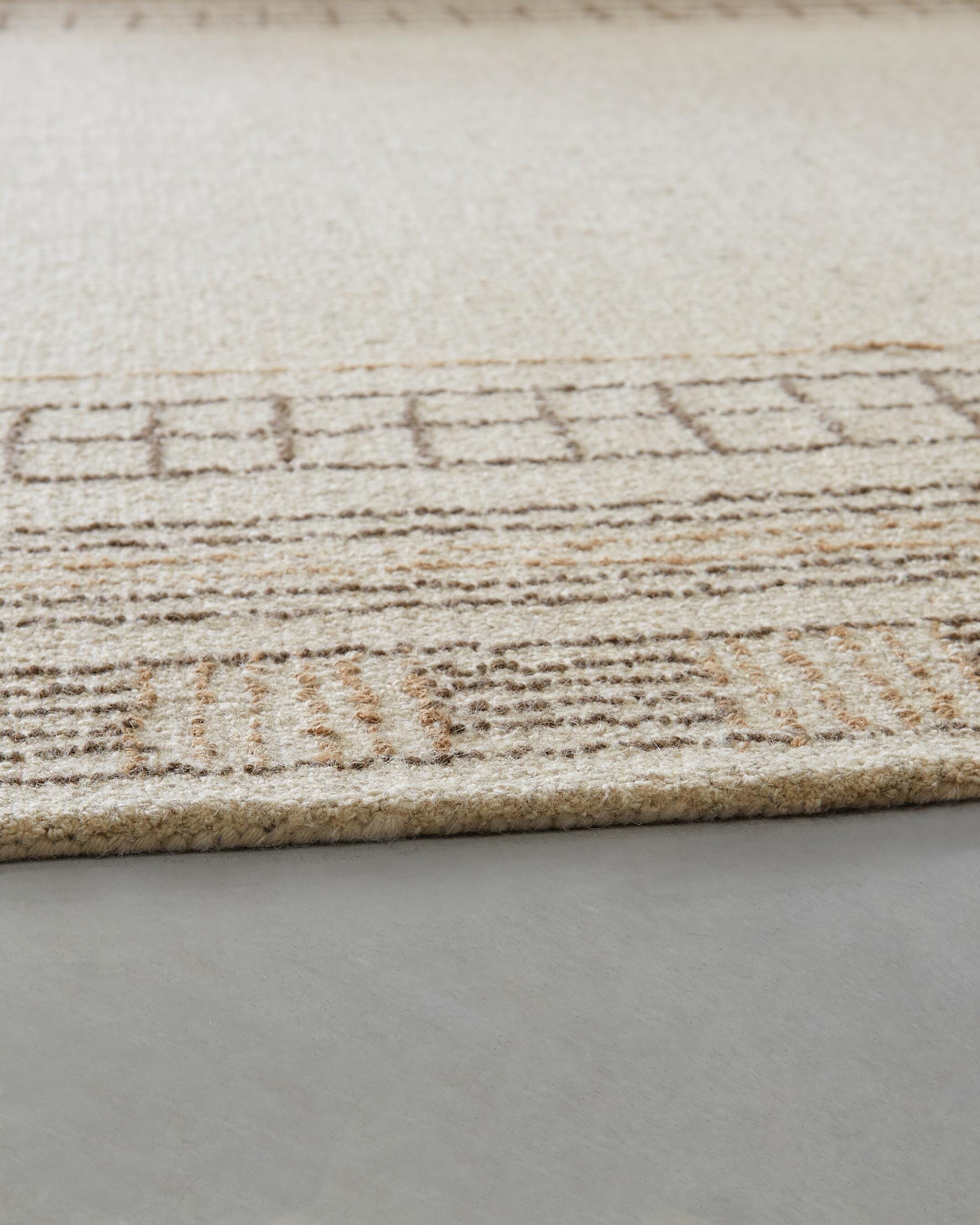 Idaman Medium Rug - image 3