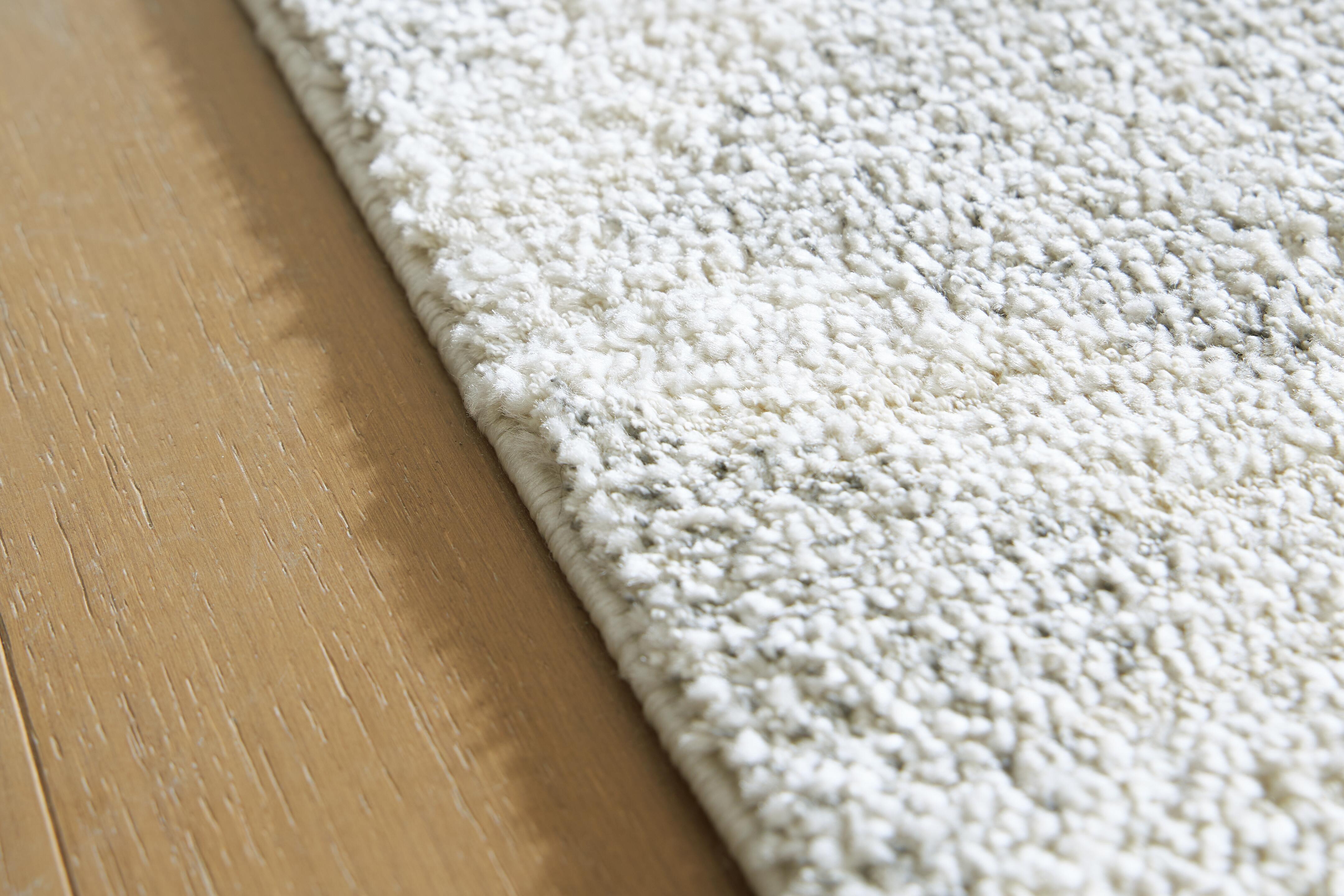 Unawick Medium Rug - image 4