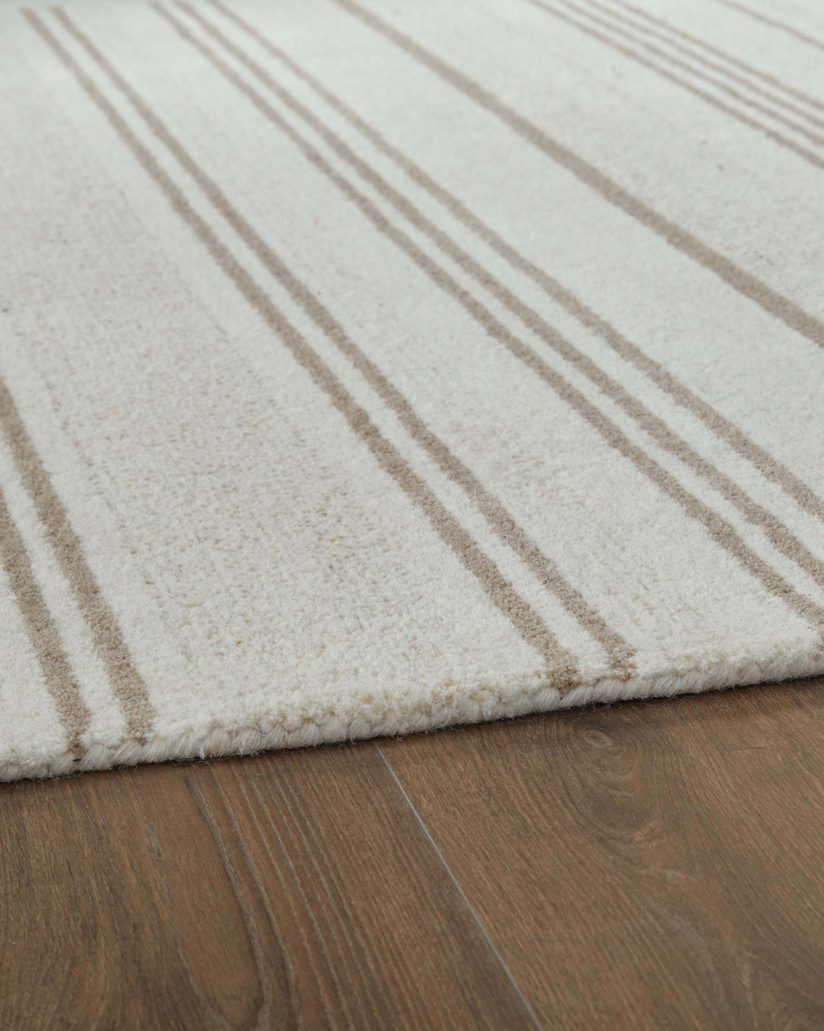 Gadence 5' x 7' Area Rug - image 3