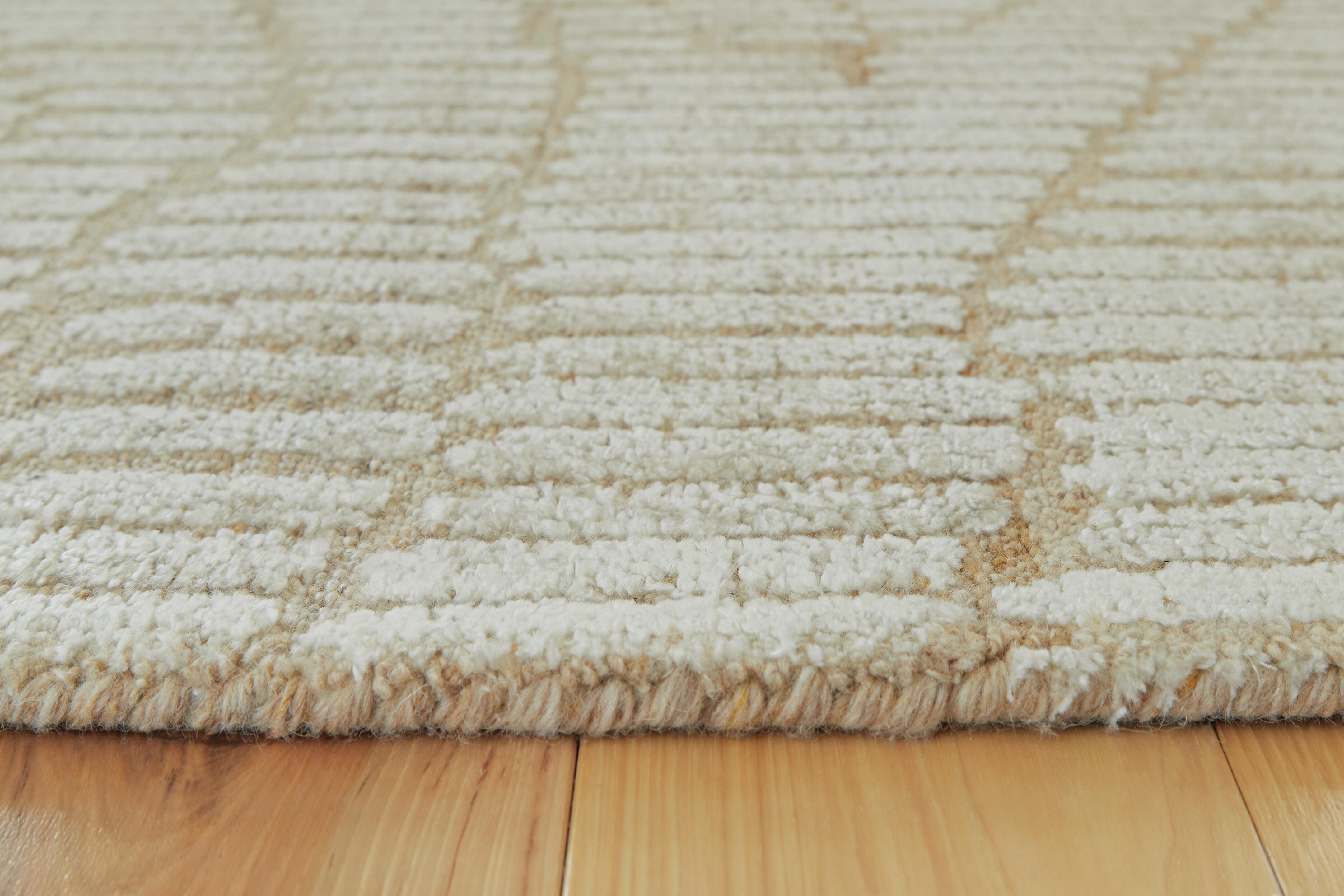 Jaseena 5' x 7' Area Rug - image 3